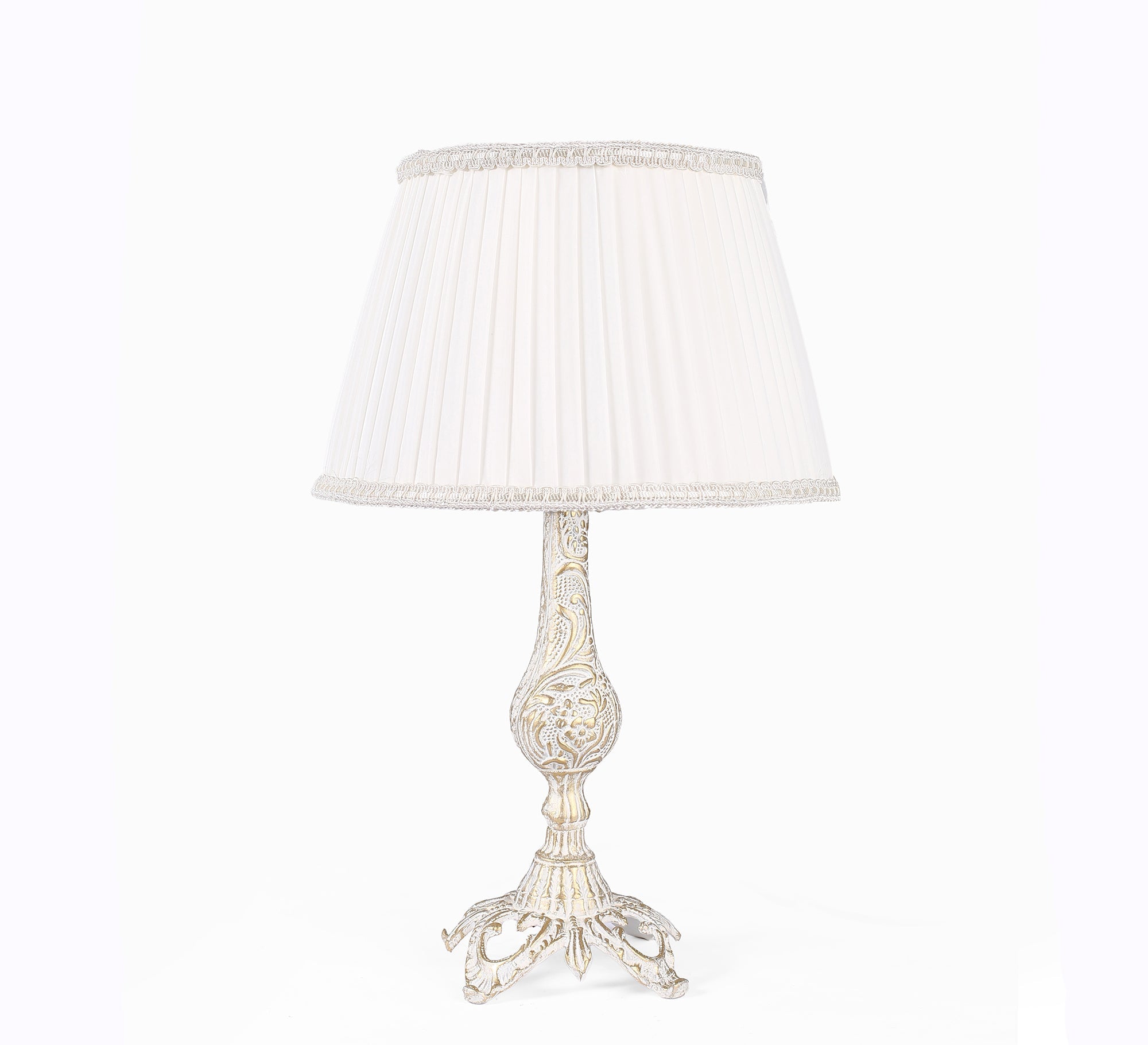 Lamp in an elegant antique style - Vitrine Furniture - Lighting