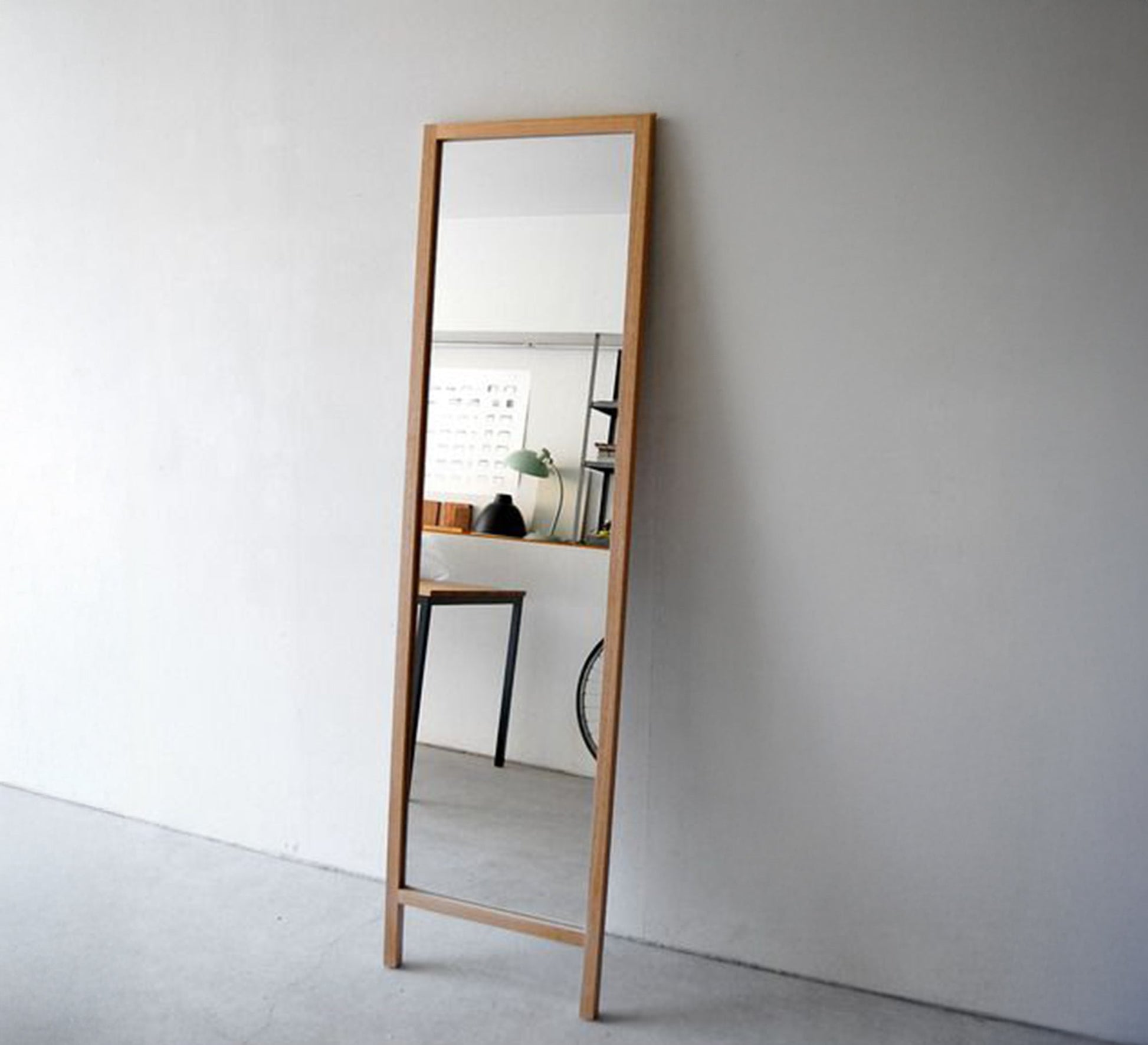 Long - Length Bedroom Mirror for Full View - Vitrine Furniture - Décor