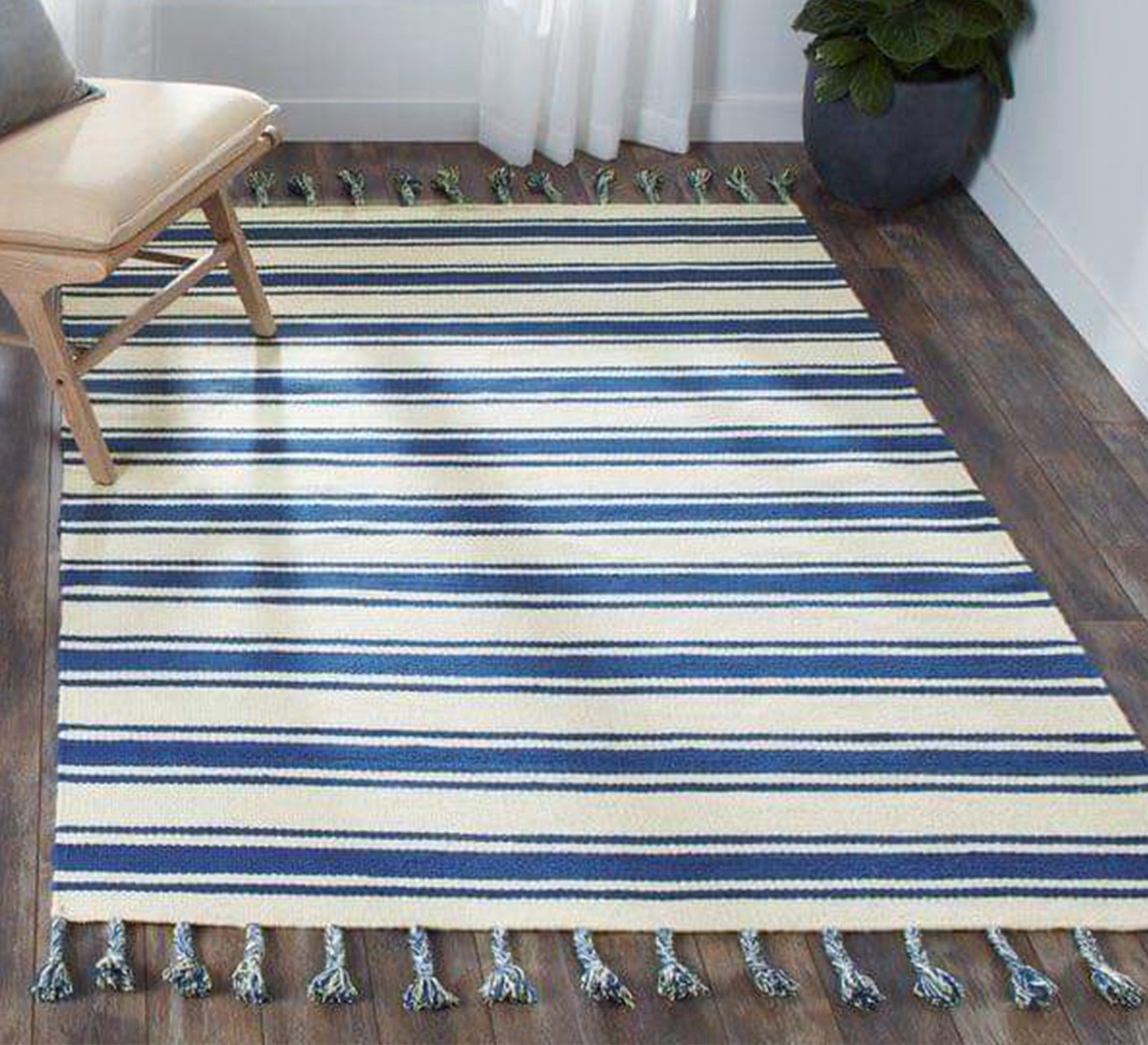 Long parallel striped rug in white and blue - Vitrine Furniture - Accessories