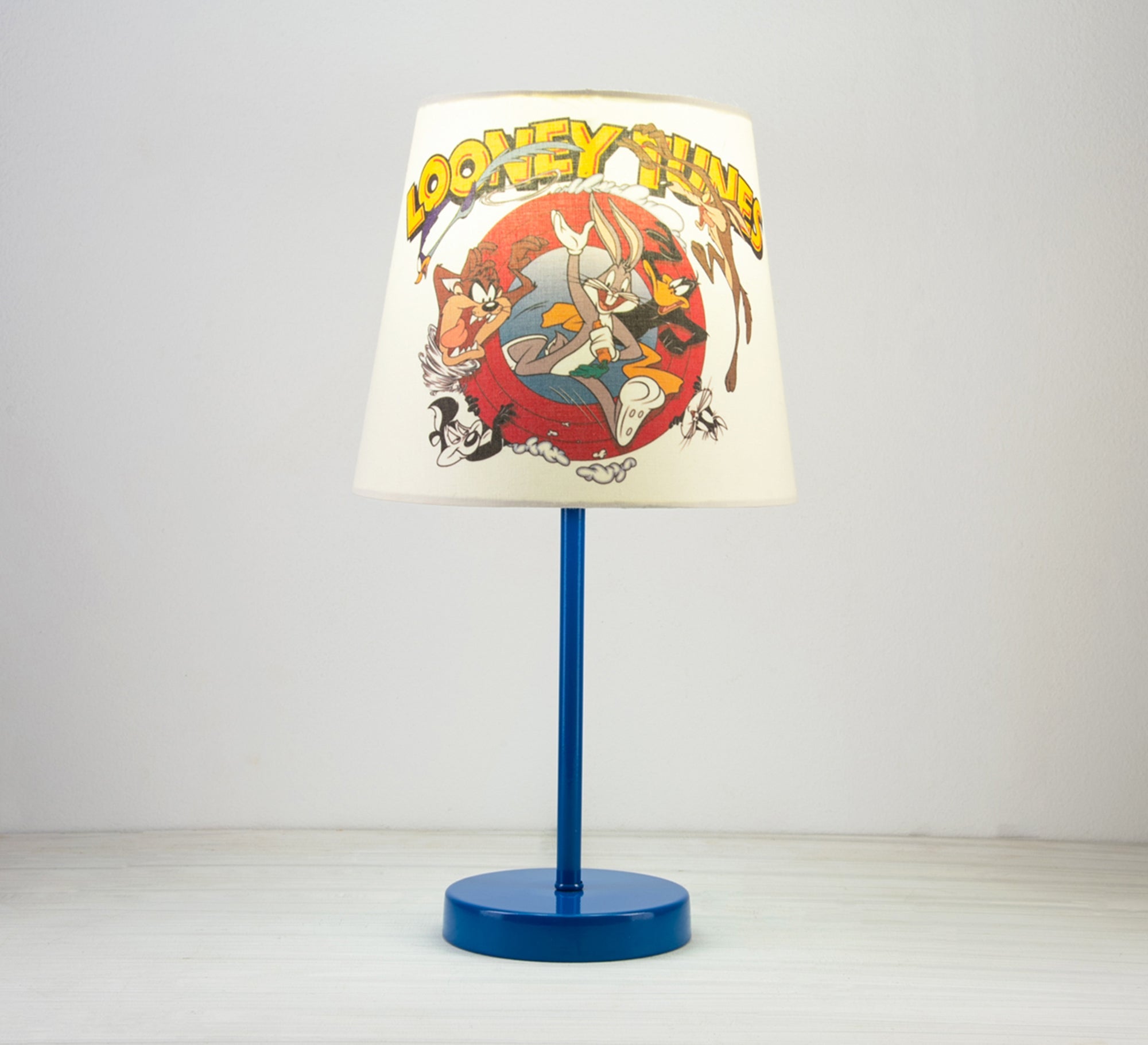 Looney Tunes Lamp: Lively and fun for any room with a blue base - Vitrine Furniture - Lighting