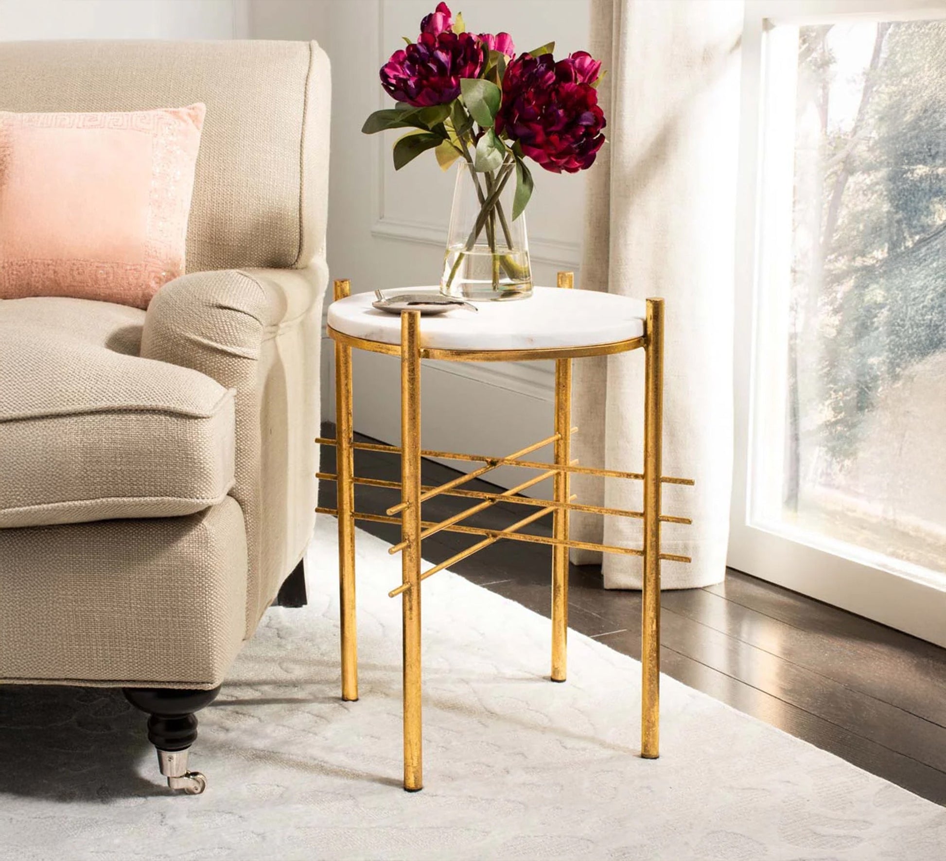 Luxurious marble side table with a gold base - Vitrine Furniture - Furniture