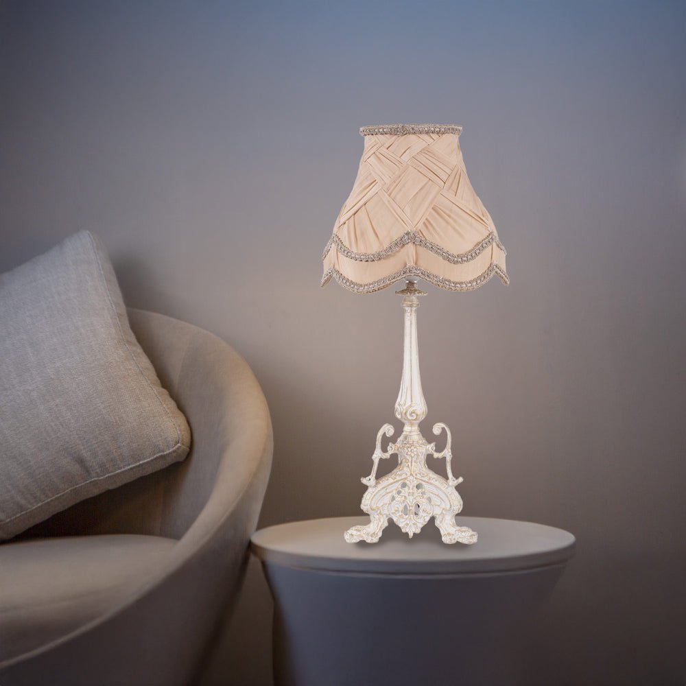 Luxury and antique table lamp - Vitrine Furniture - Lighting