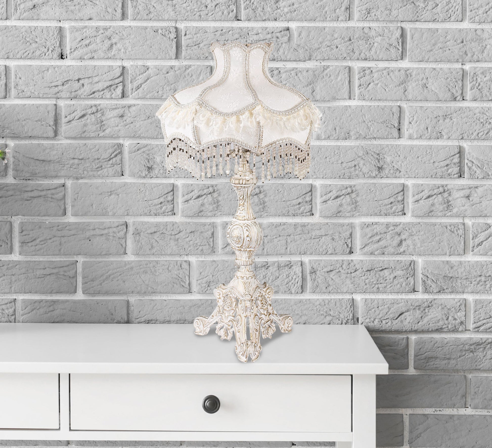 Luxury table lamp with a distinctive antique design - Vitrine Furniture - Lighting