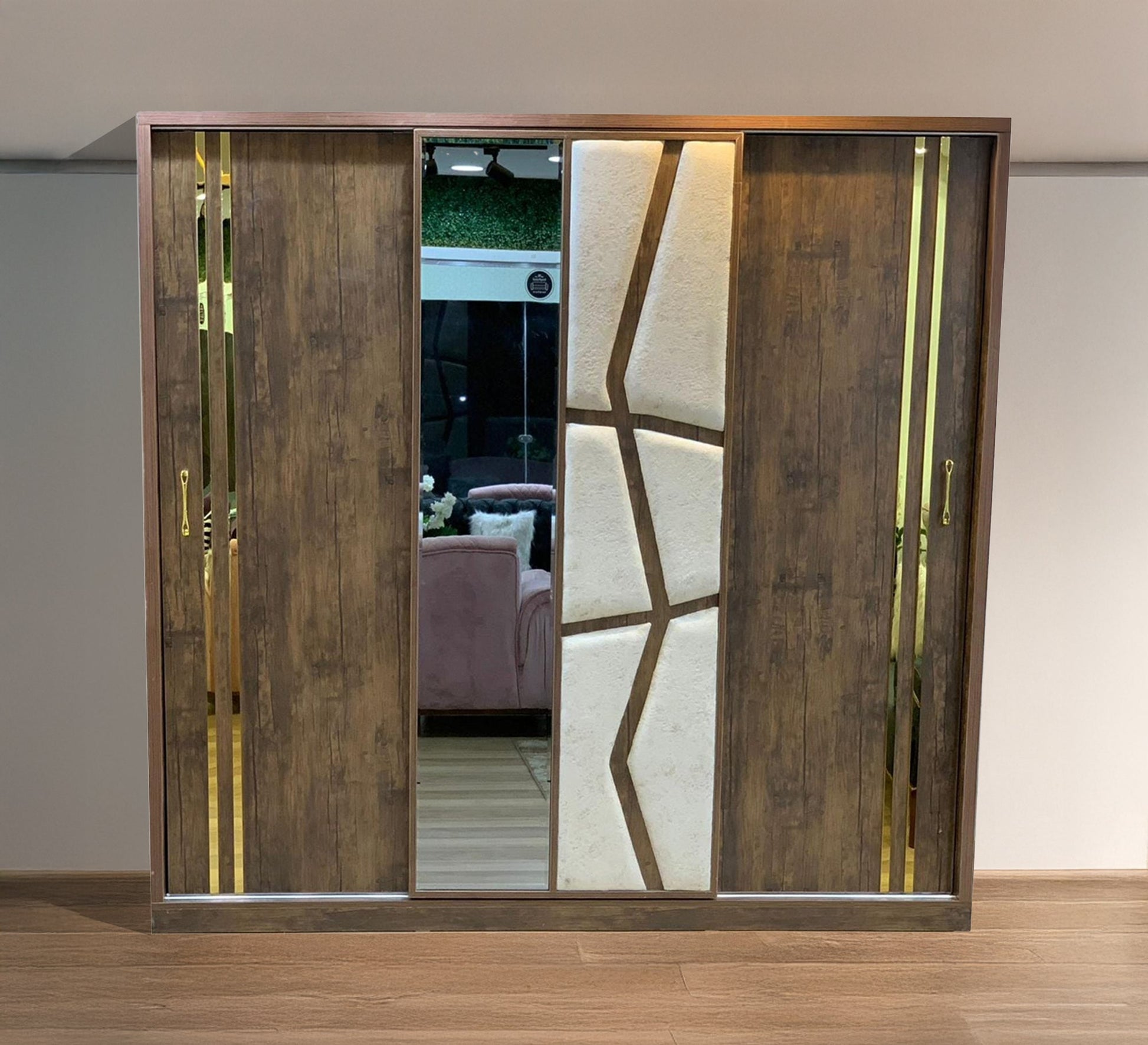 Luxury wardrobe with modern golden touches - Vitrine Furniture - Furniture