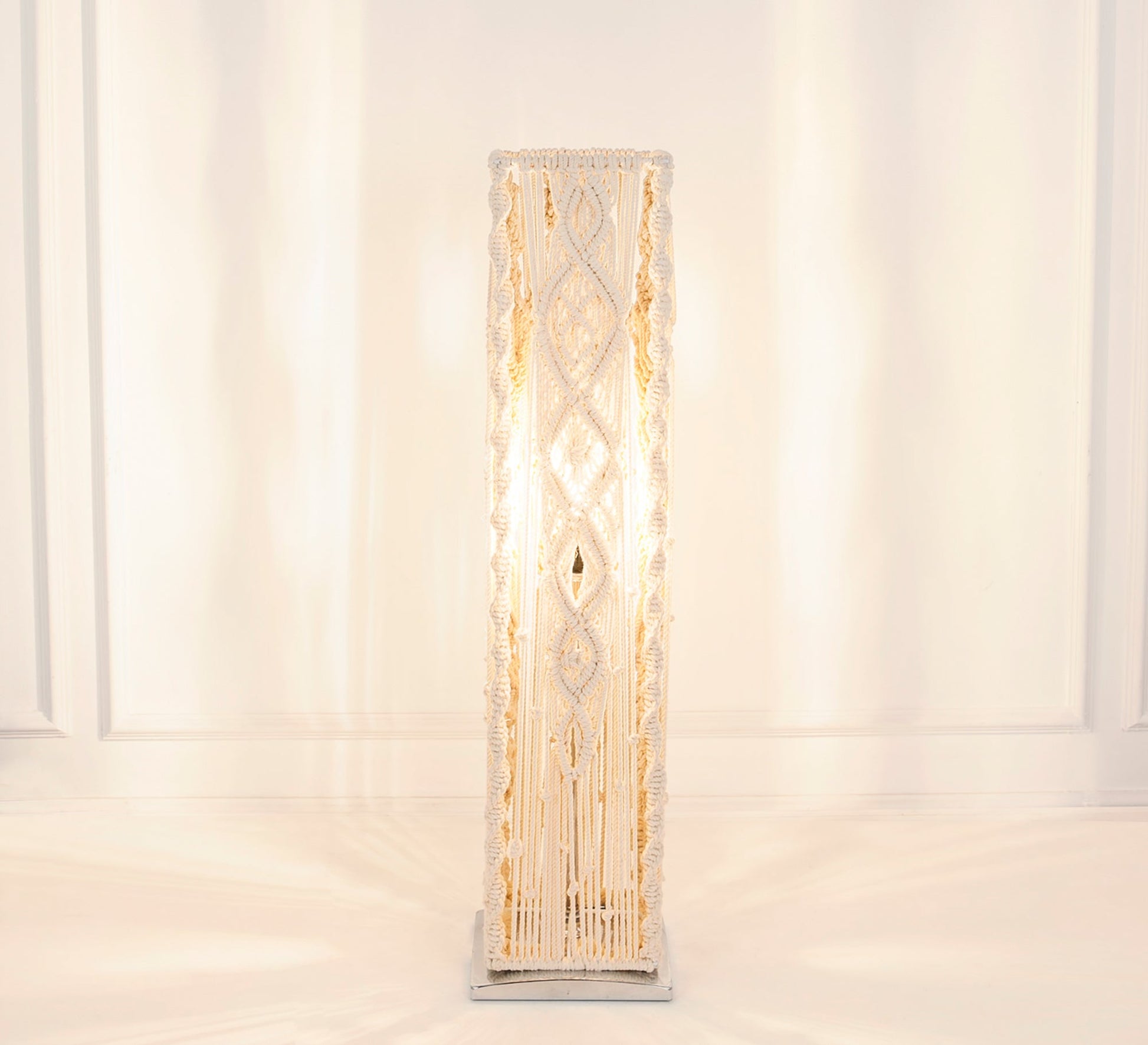 Macrame floor lamp in an elongated shape - Vitrine Furniture - Lighting