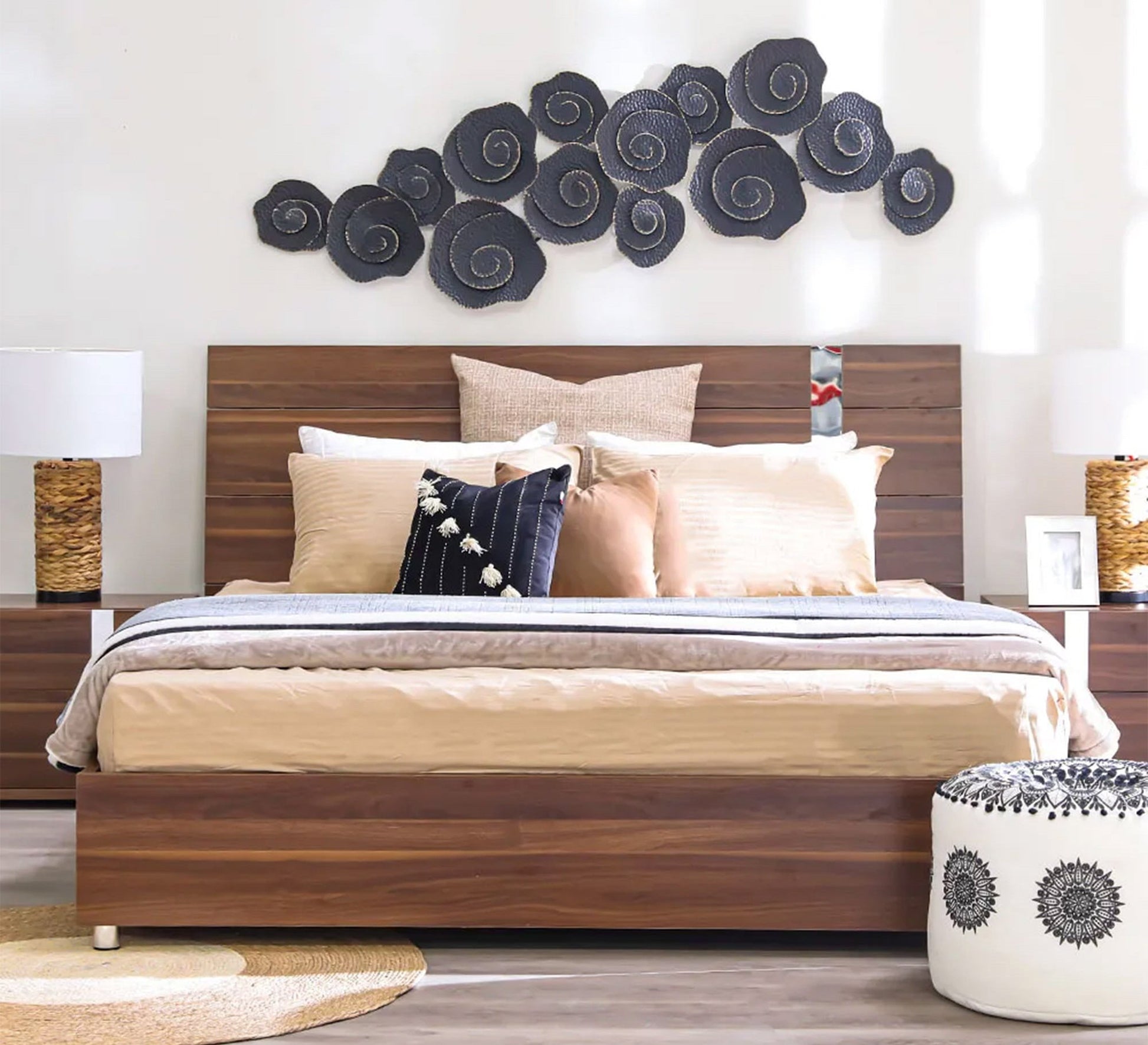Master bedroom in wooden brown - Vitrine Furniture - Bed Sets
