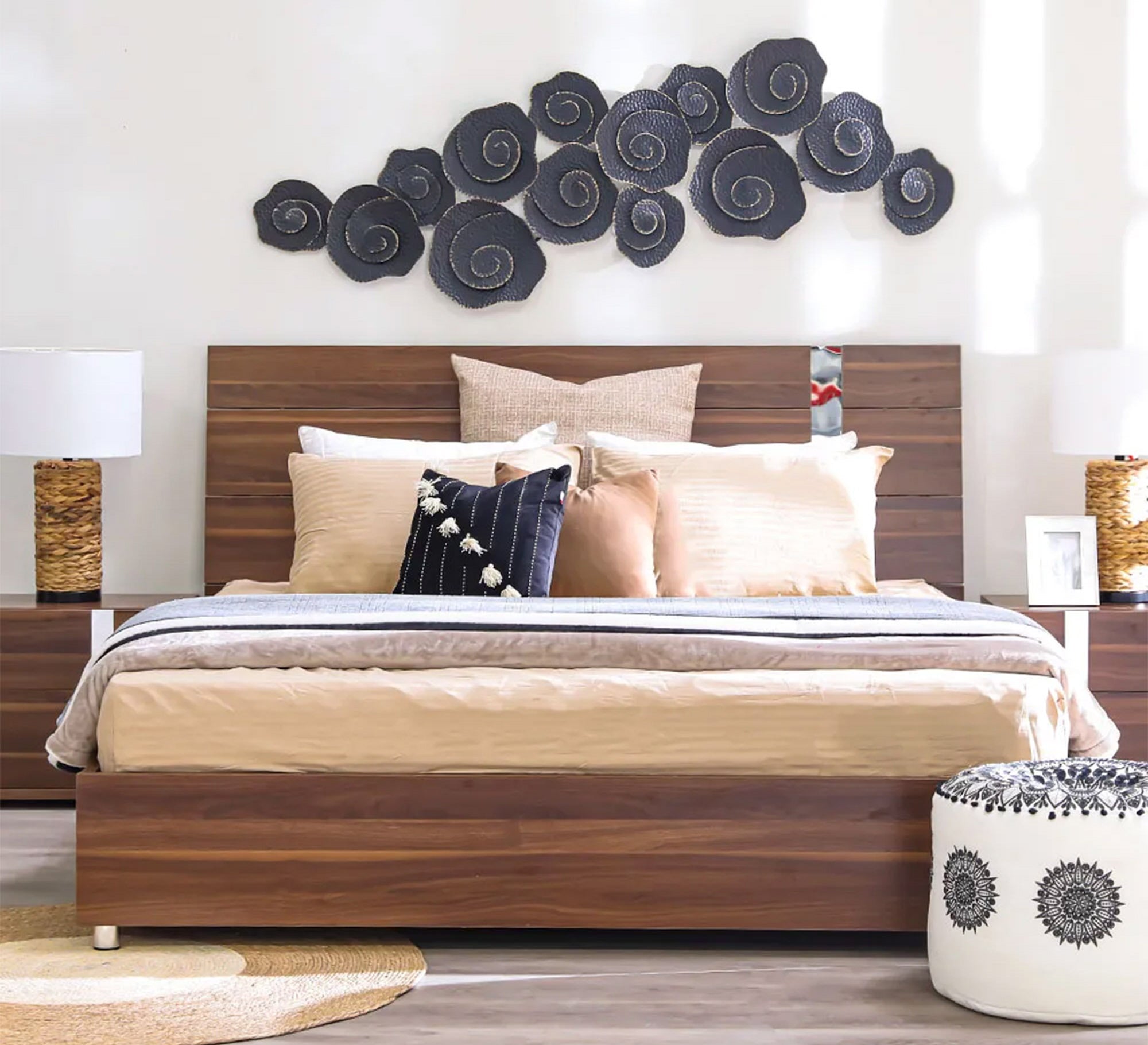 Master bedroom in wooden brown - Vitrine Furniture - Bed Sets