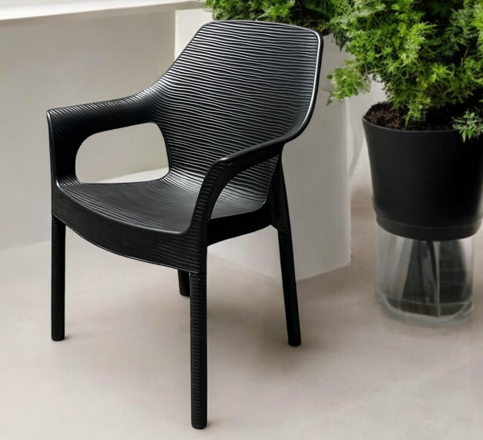 Modern and practical round black outdoor seating set - Vitrine Furniture - Outdoor Products