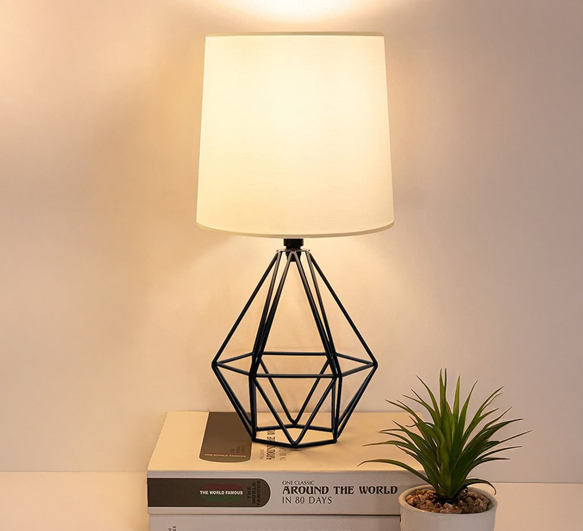 Modern black and white metal lampshade - Vitrine Furniture - Lighting