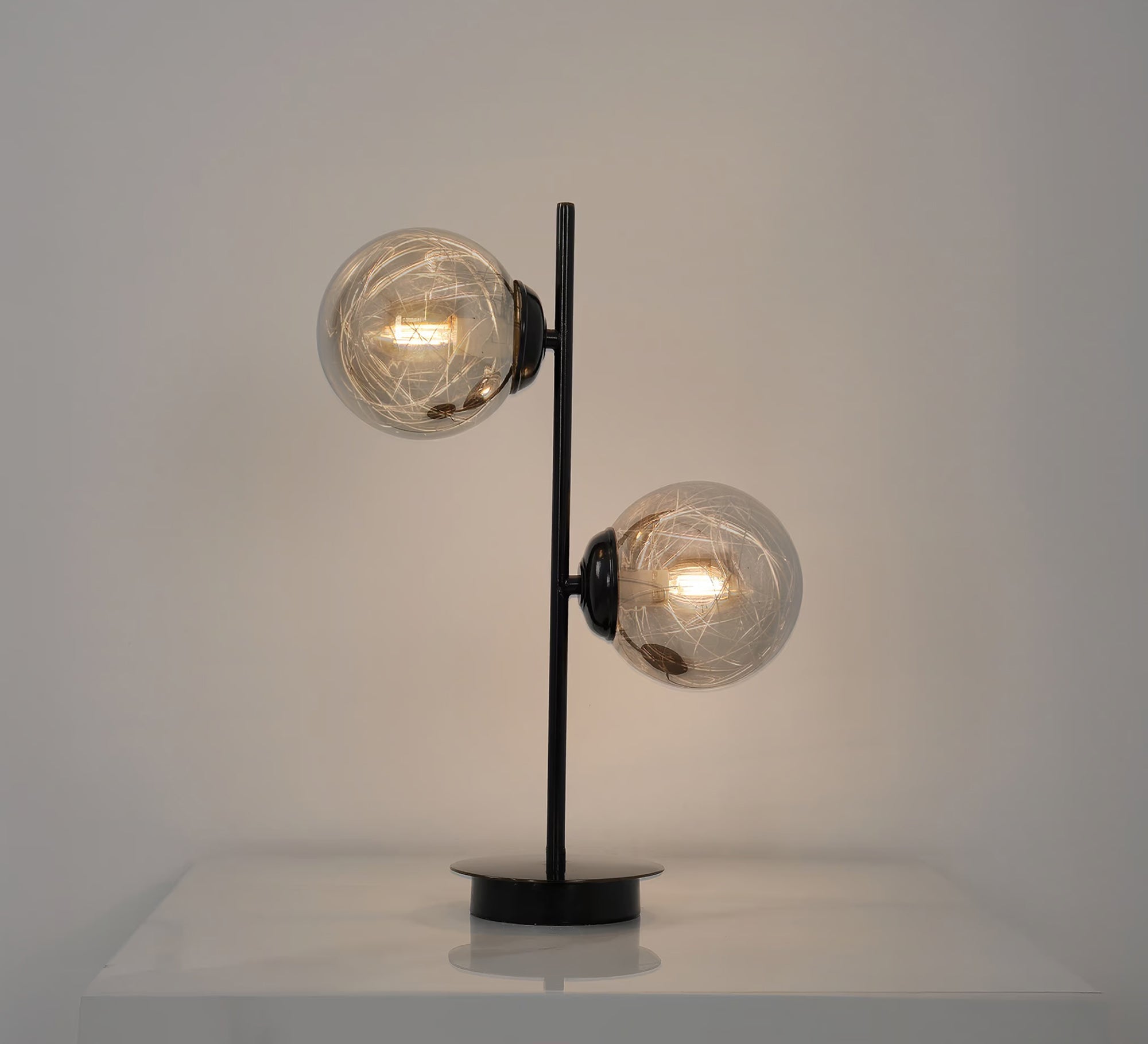 Modern black lampshade with an elegant design - Vitrine Furniture - Table lamps