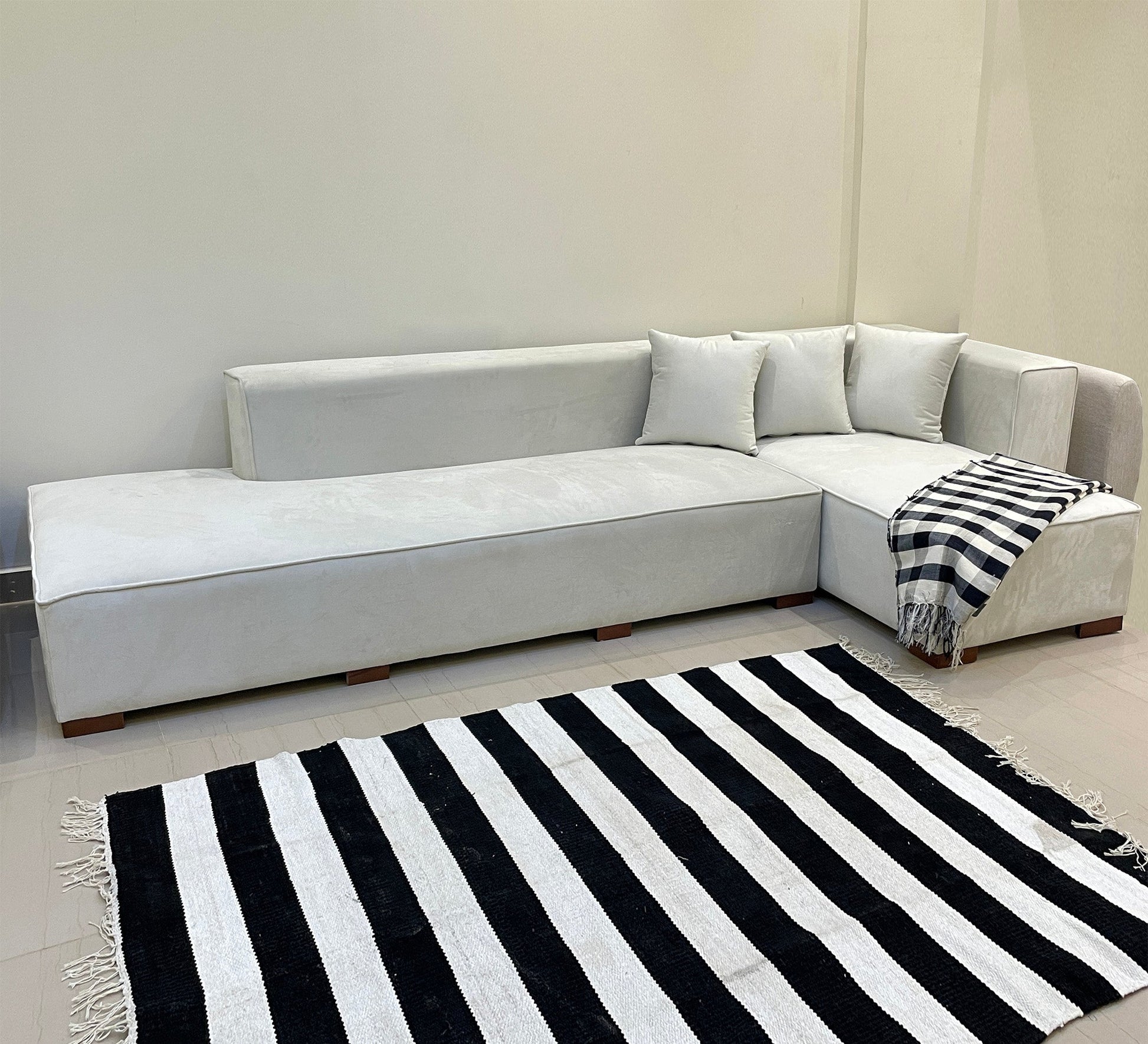 Modern corner in beige - Vitrine Furniture - L - shape sofa set