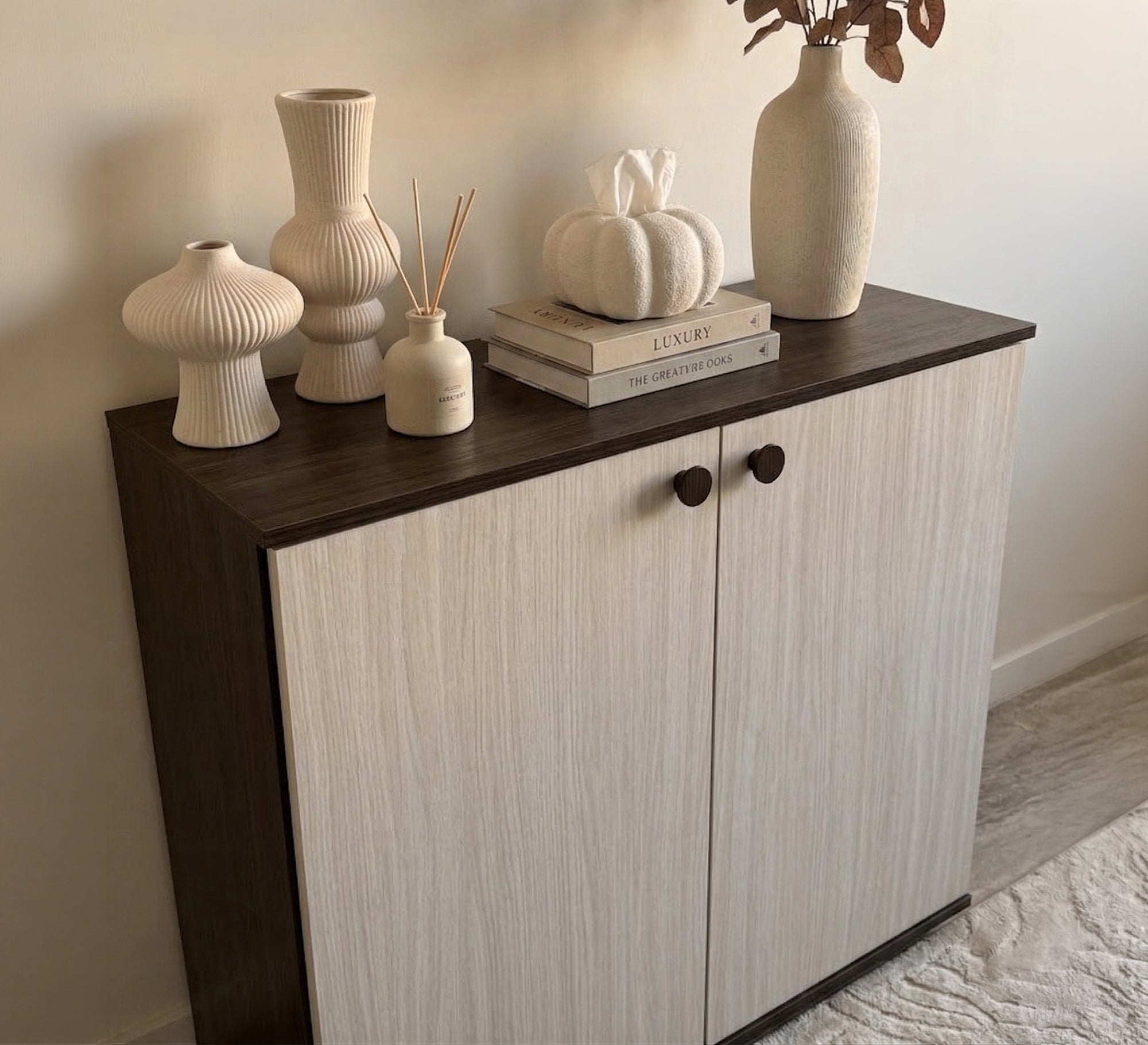 Modern furniture set with an elegant and practical design - Vitrine Furniture - TV Table & Cabinet