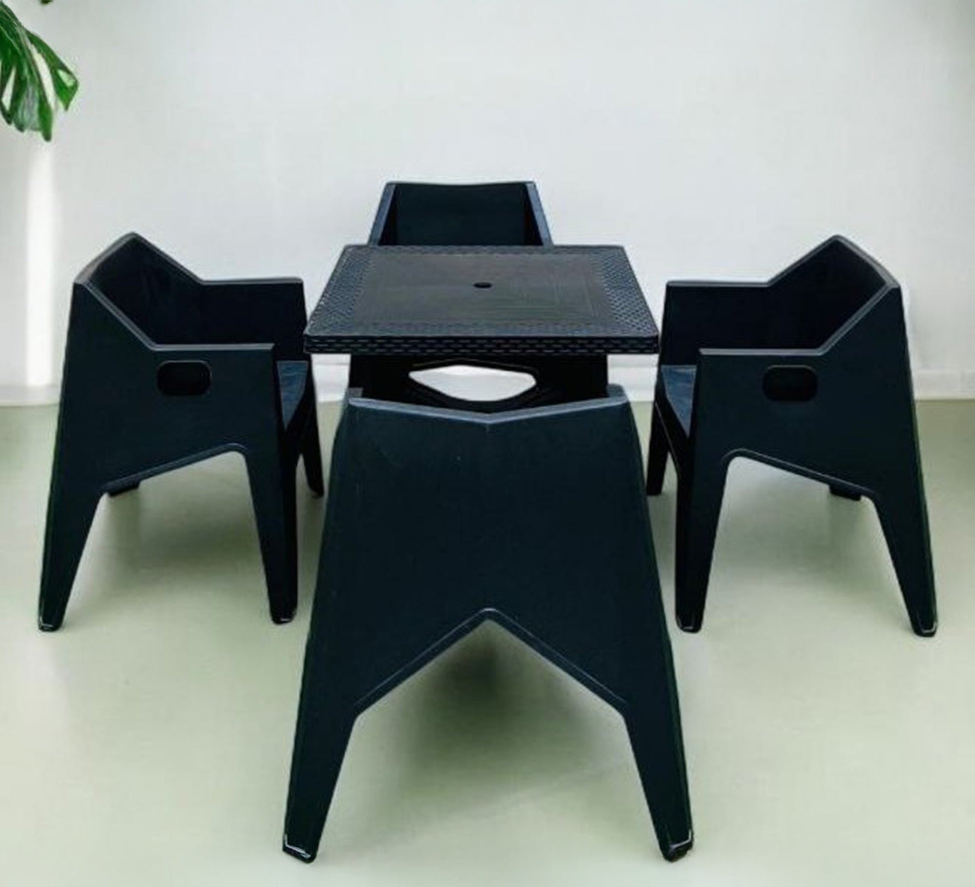 Modern geometric dining set Black - Vitrine Furniture - Outdoor Products