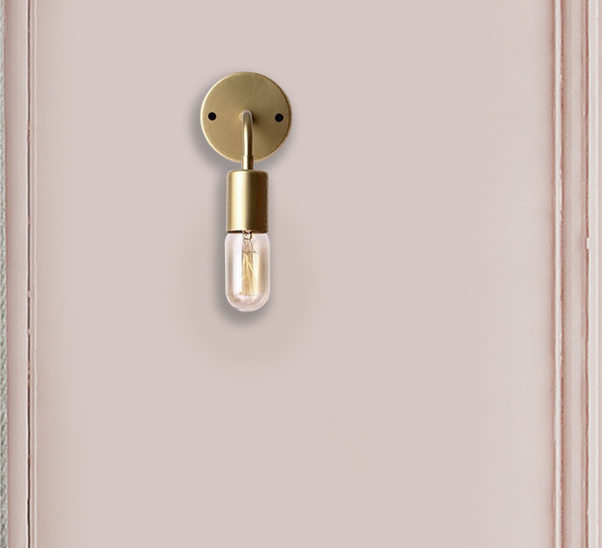 Modern Gold Metal Wall Lamp - Vitrine Furniture - Lighting