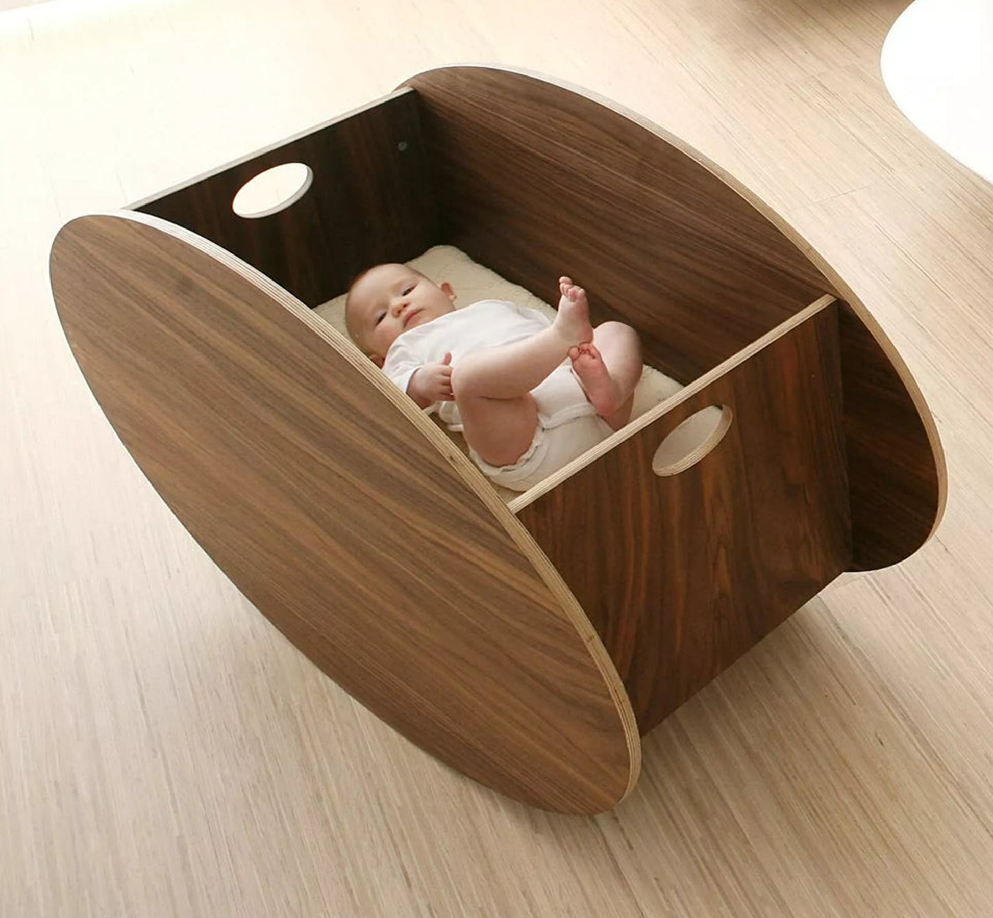 Movable baby bed - Vitrine Furniture - Furniture
