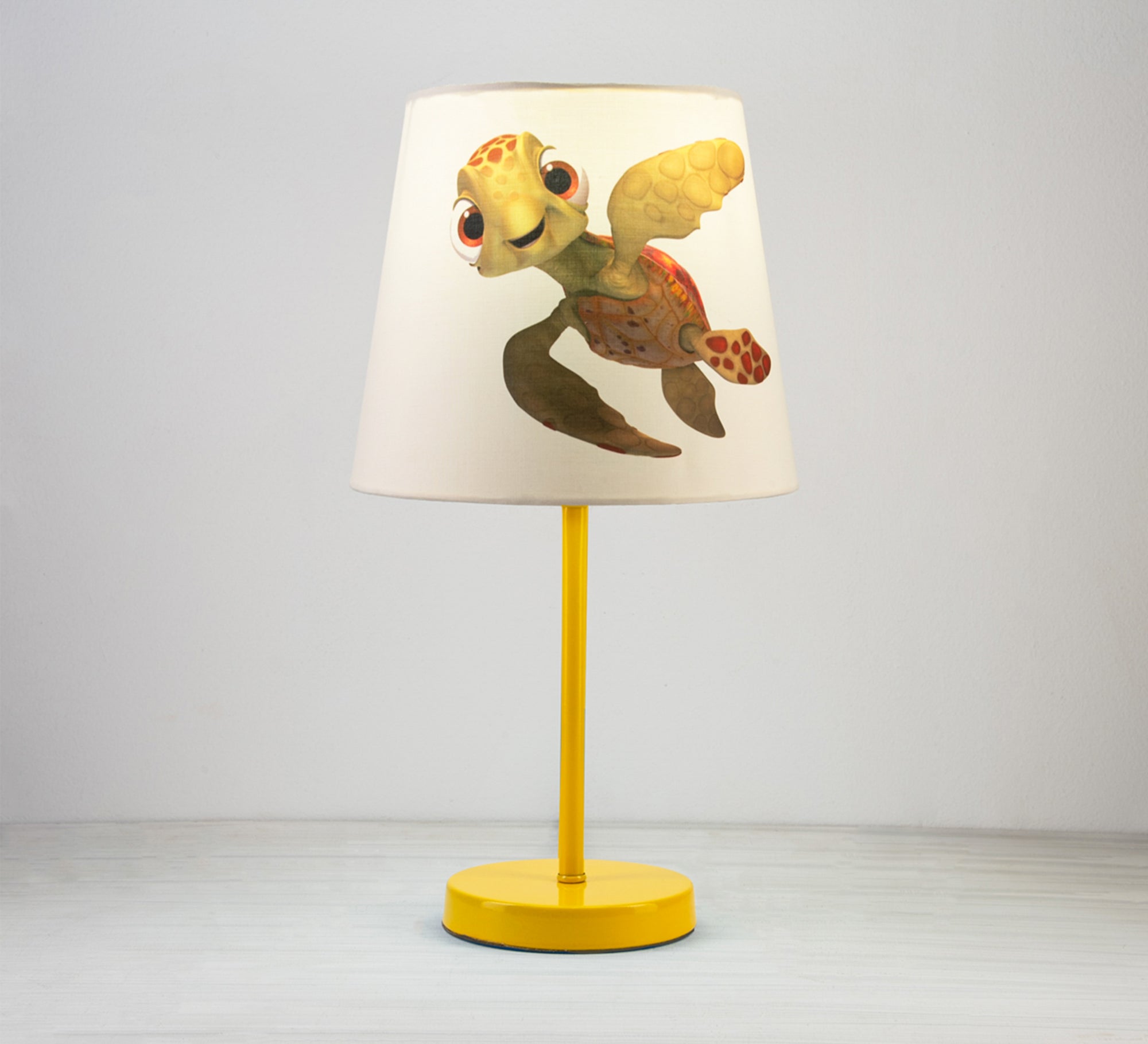 Nemo Turtle Lamp : A beautiful nautical touch with a golden base - Vitrine Furniture - Lighting