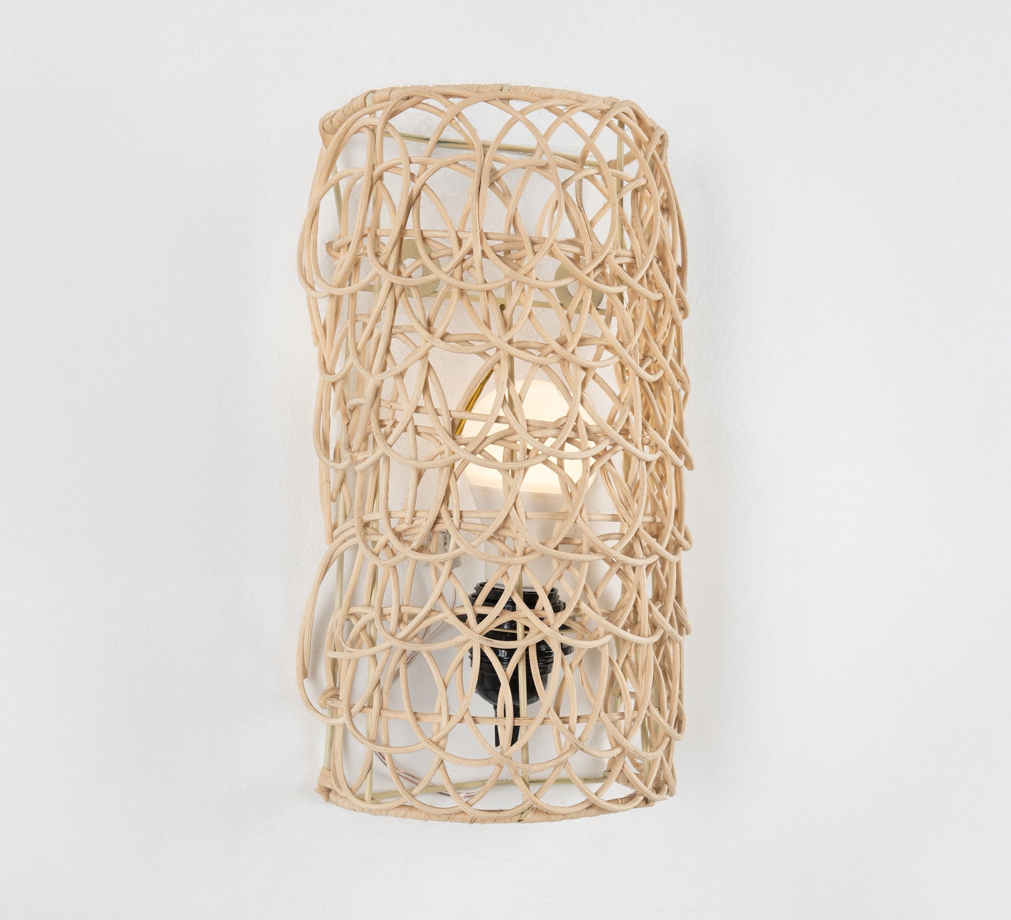 Openwork bamboo wall sconce - Vitrine Furniture - Wall Sconce