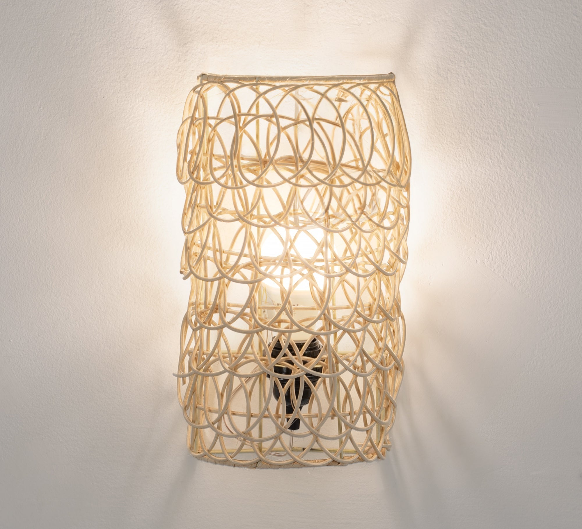 Openwork bamboo wall sconce - Vitrine Furniture - Wall Sconce