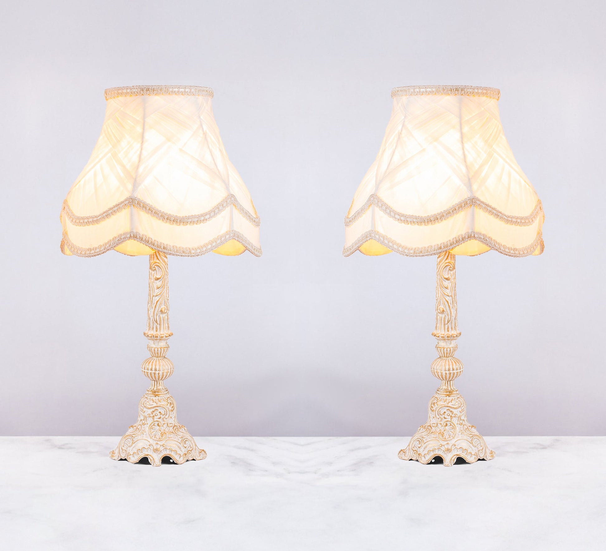 Pair of classic decorative table lamps - Vitrine Furniture - Lighting