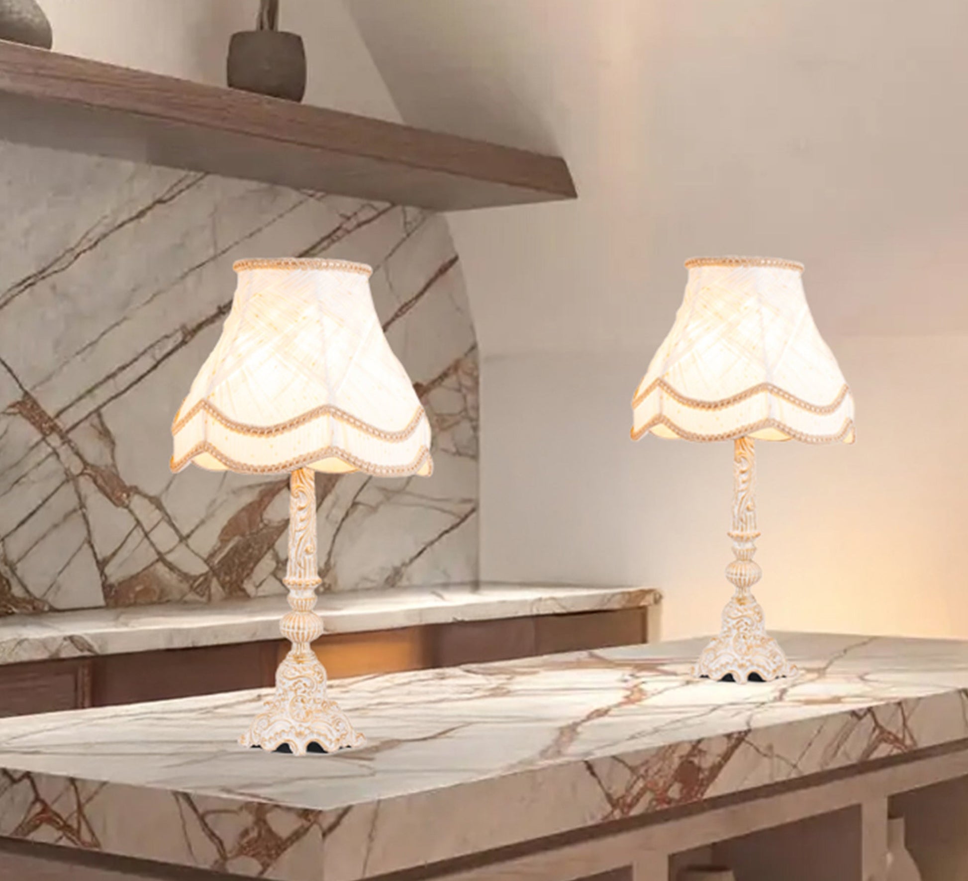 Pair of classic design table lamps - Vitrine Furniture - Lighting