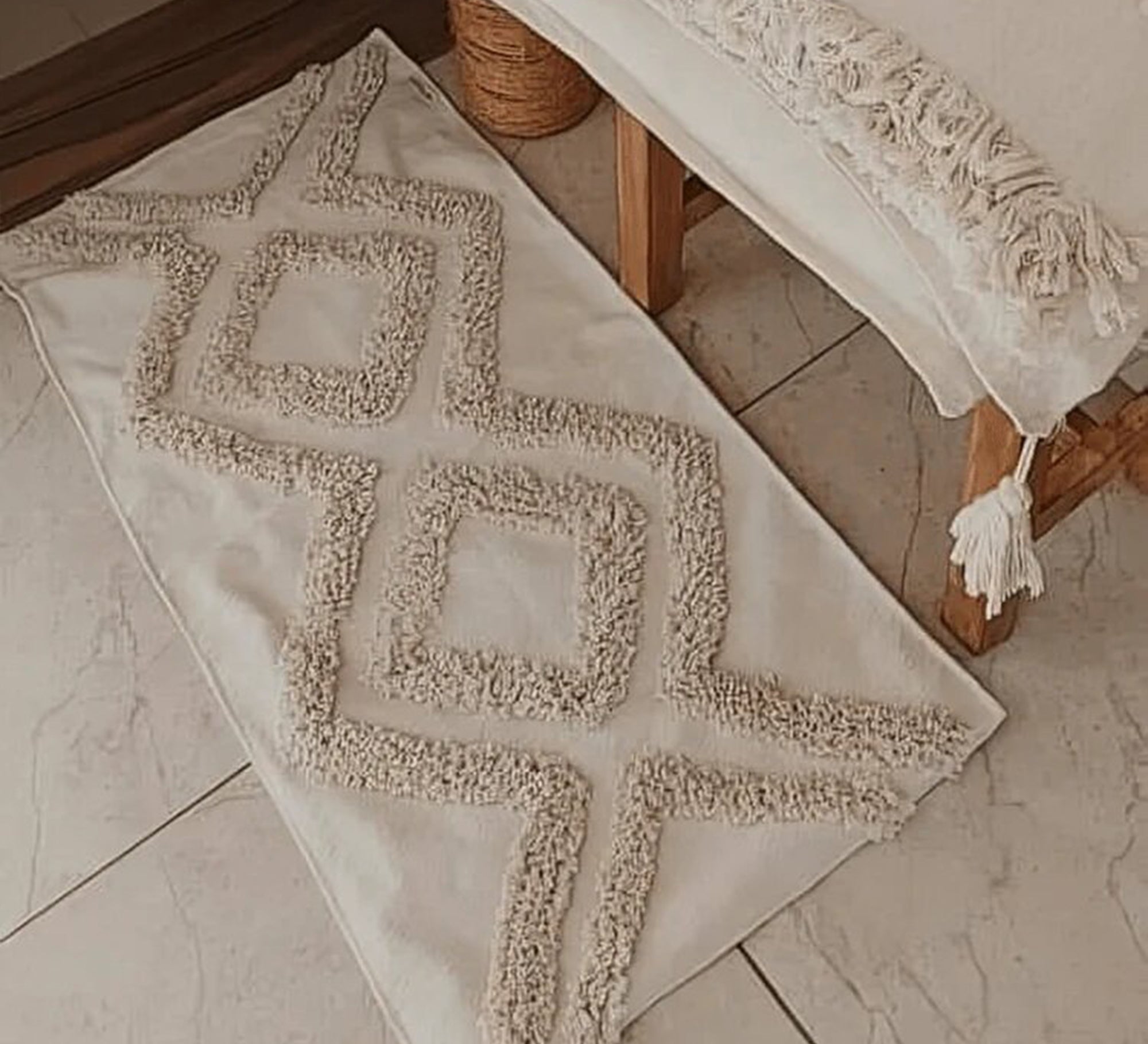 Poppy rug with geometric patterns - Vitrine Furniture - Accessories