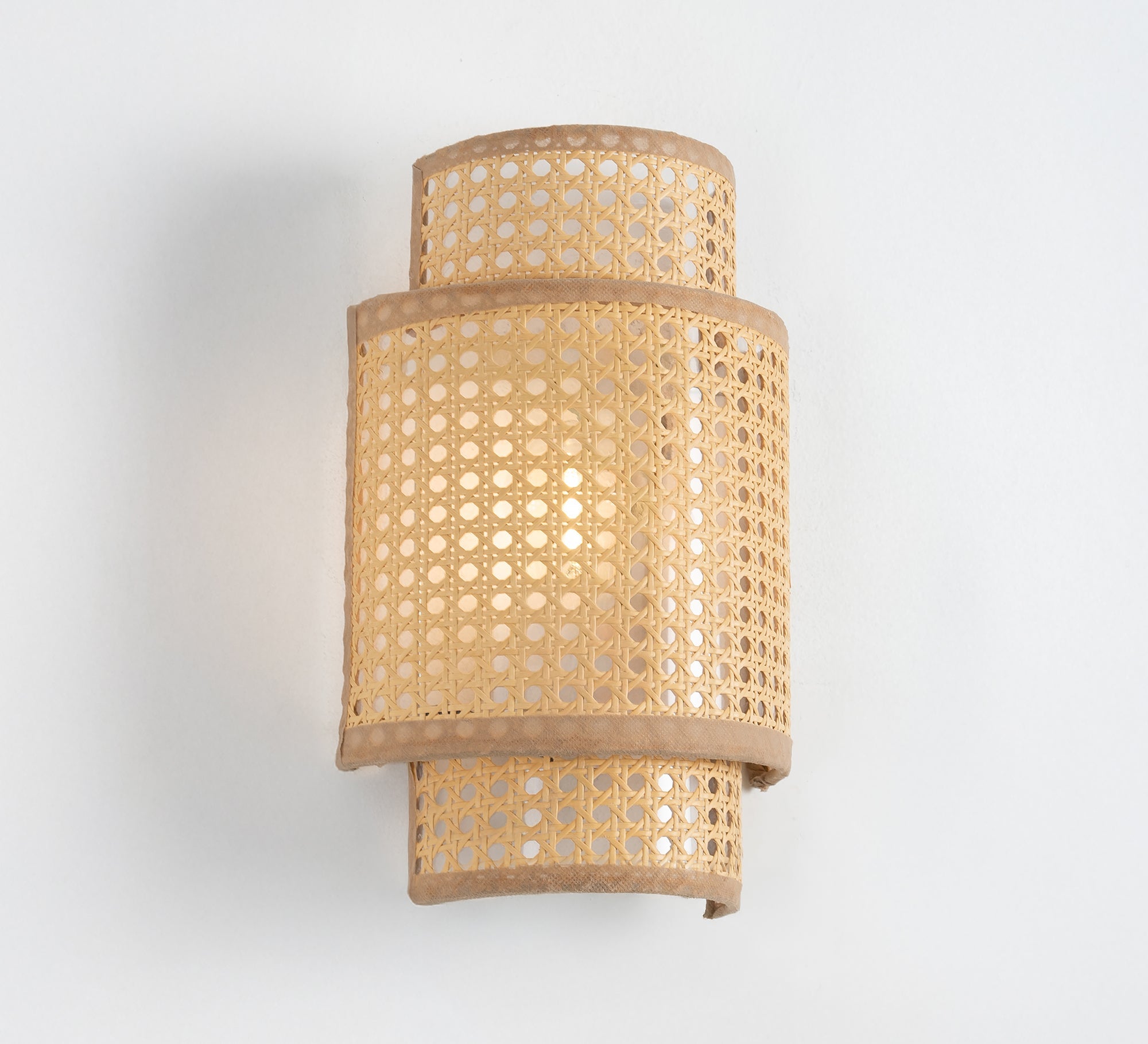 Rattan openwork wall sconce - Vitrine Furniture - Wall Sconce