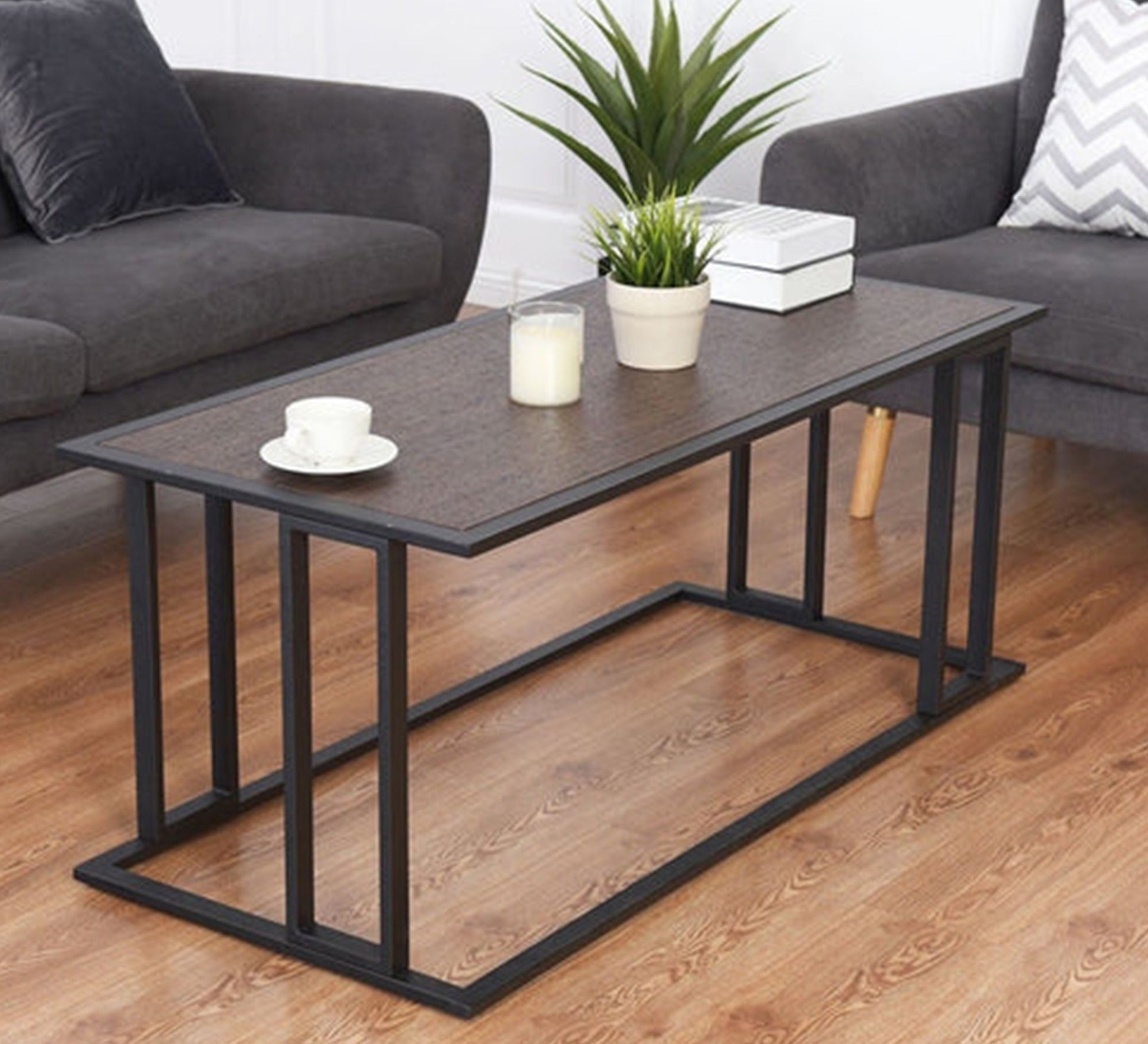 Rectangular coffee table with a sturdy black frame - Vitrine Furniture - Furniture