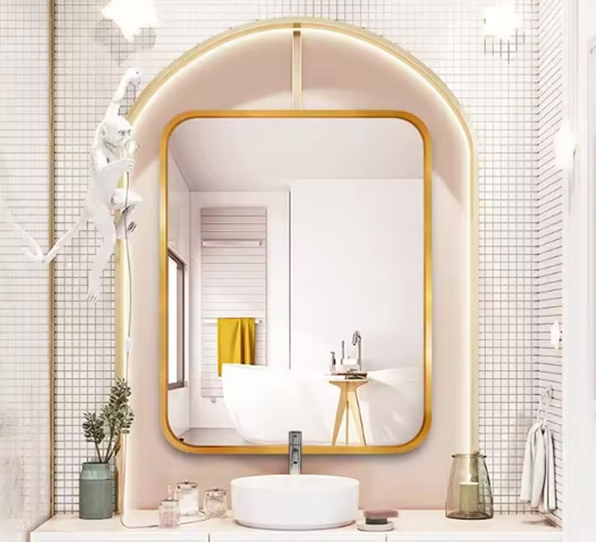 Rectangular mirror with a gold frame and rounded corners - Vitrine Furniture - Mirrors