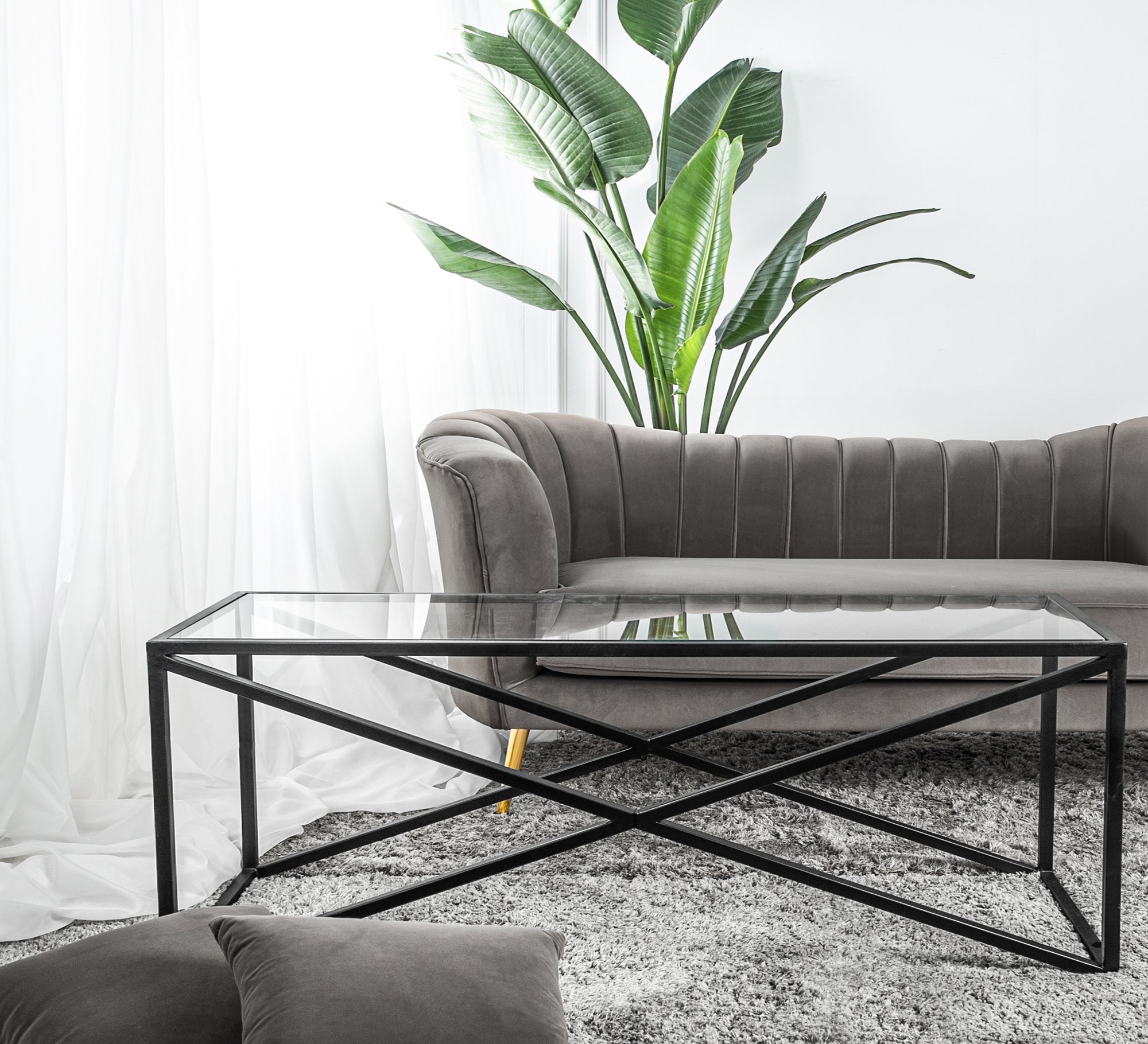 Rectangular table with an X - shaped structure in black - Vitrine Furniture - Furniture