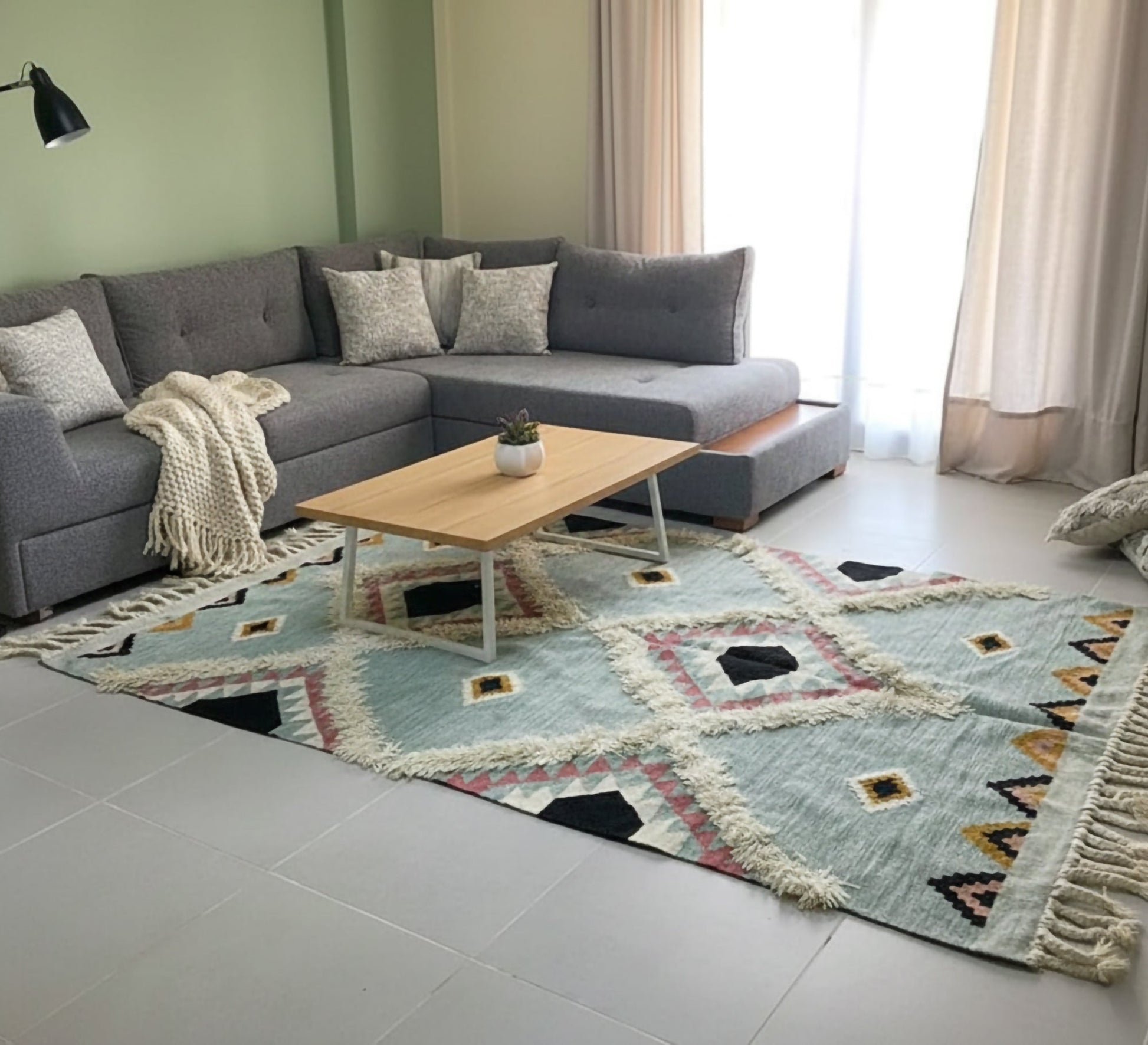 Rug in calm colors with soft diamond patterns - Vitrine Furniture - Accessories