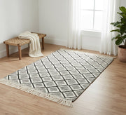 Rug with interlocking diamond pattern and long fringe - Vitrine Furniture - Accessories
