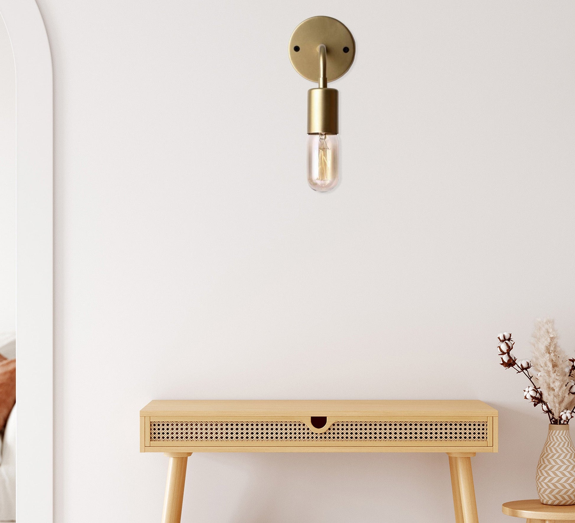 Ruler with 2 golden wall appliques - Vitrine Furniture - Wall Sconce Lighting