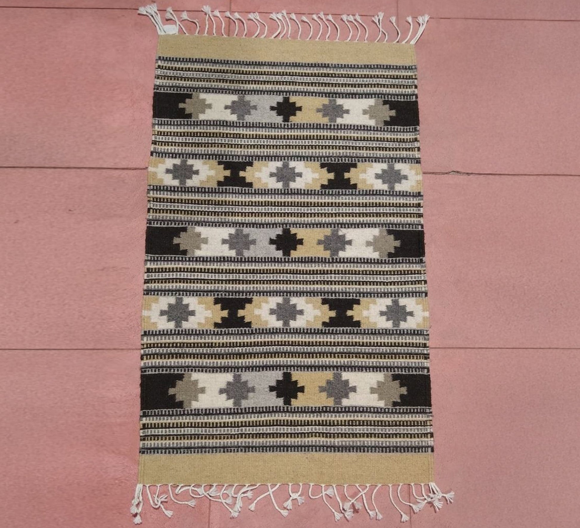 Sand - colored star pattern rug - Vitrine Furniture - Accessories