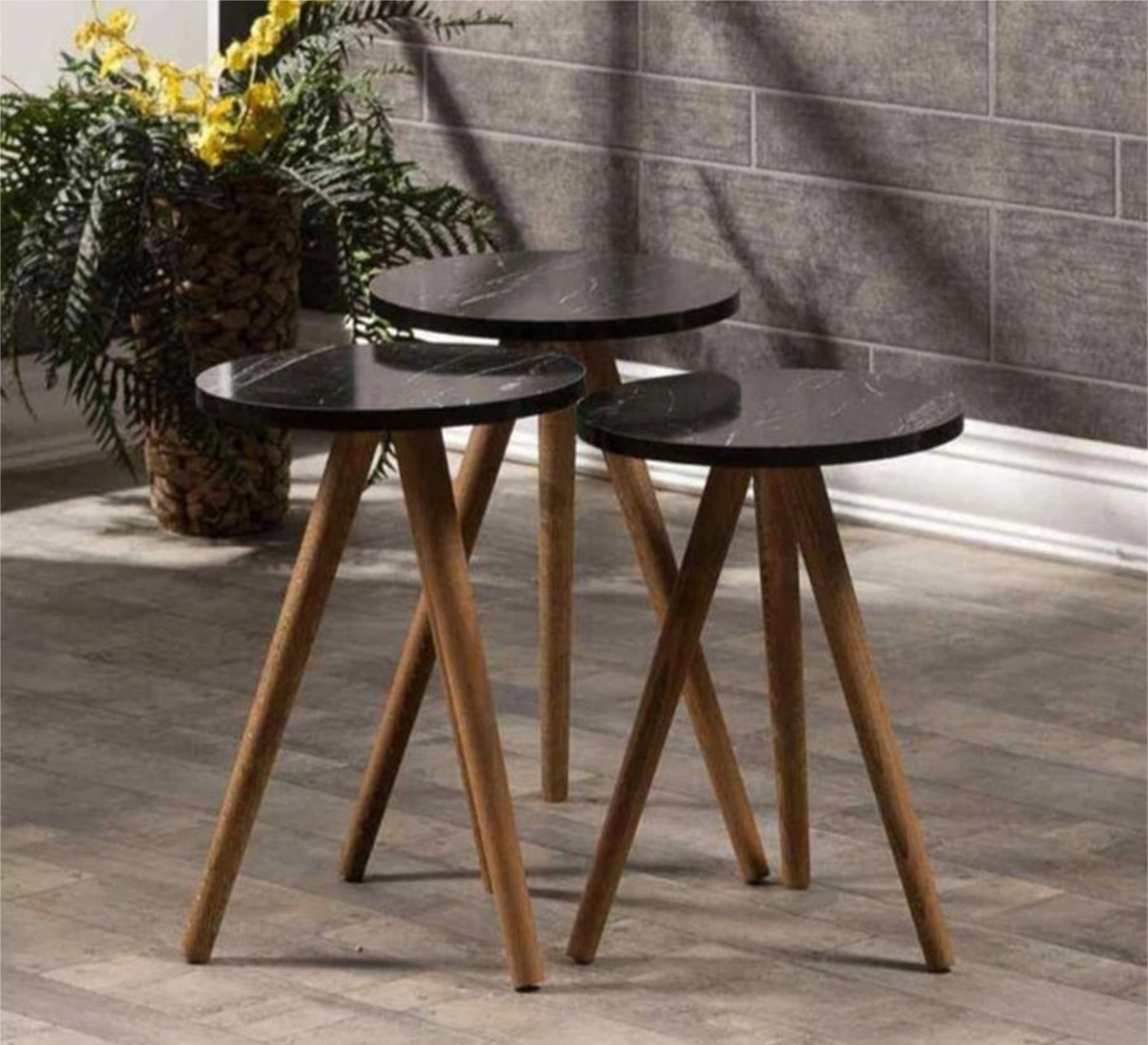 Set of three small circular tables - Vitrine Furniture - Furniture