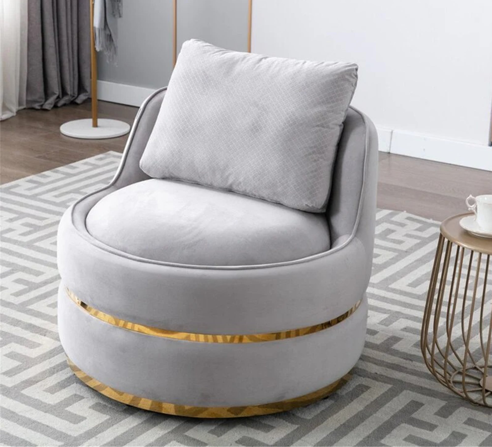 Short back with steel straps - Vitrine Furniture - Furniture