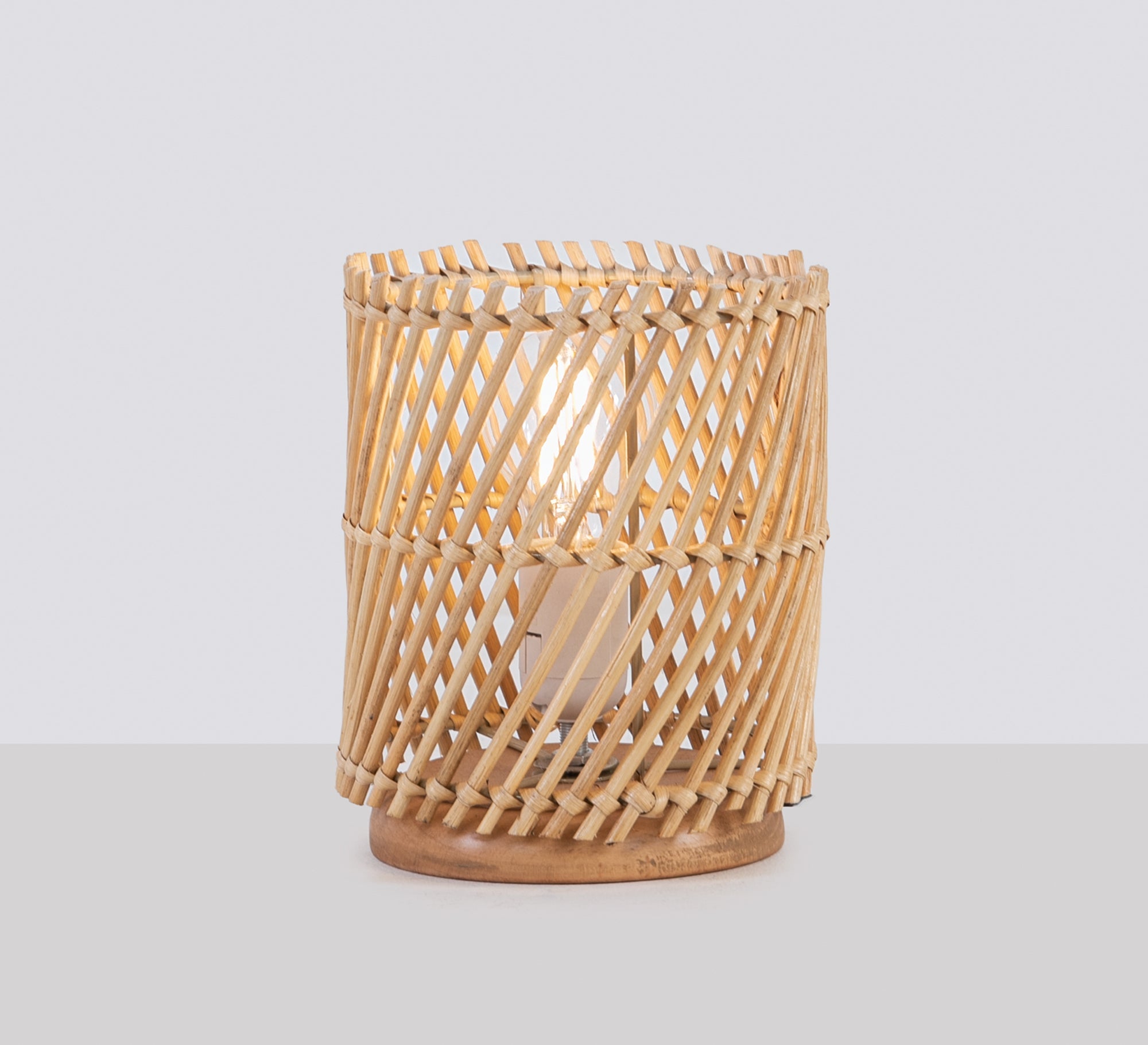 Short cylindrical bamboo lampshade - Vitrine Furniture - Lighting