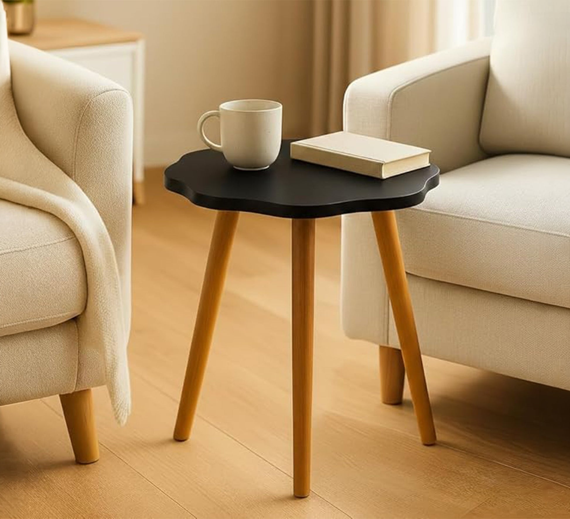 Side table with a rose-shaped top - Vitrine Furniture - Side Tables