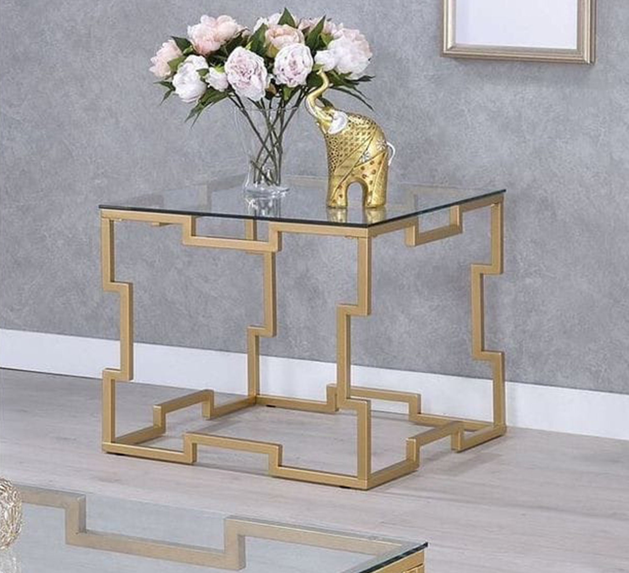 Side table with a wavy base and a glass top - Vitrine Furniture - Furniture