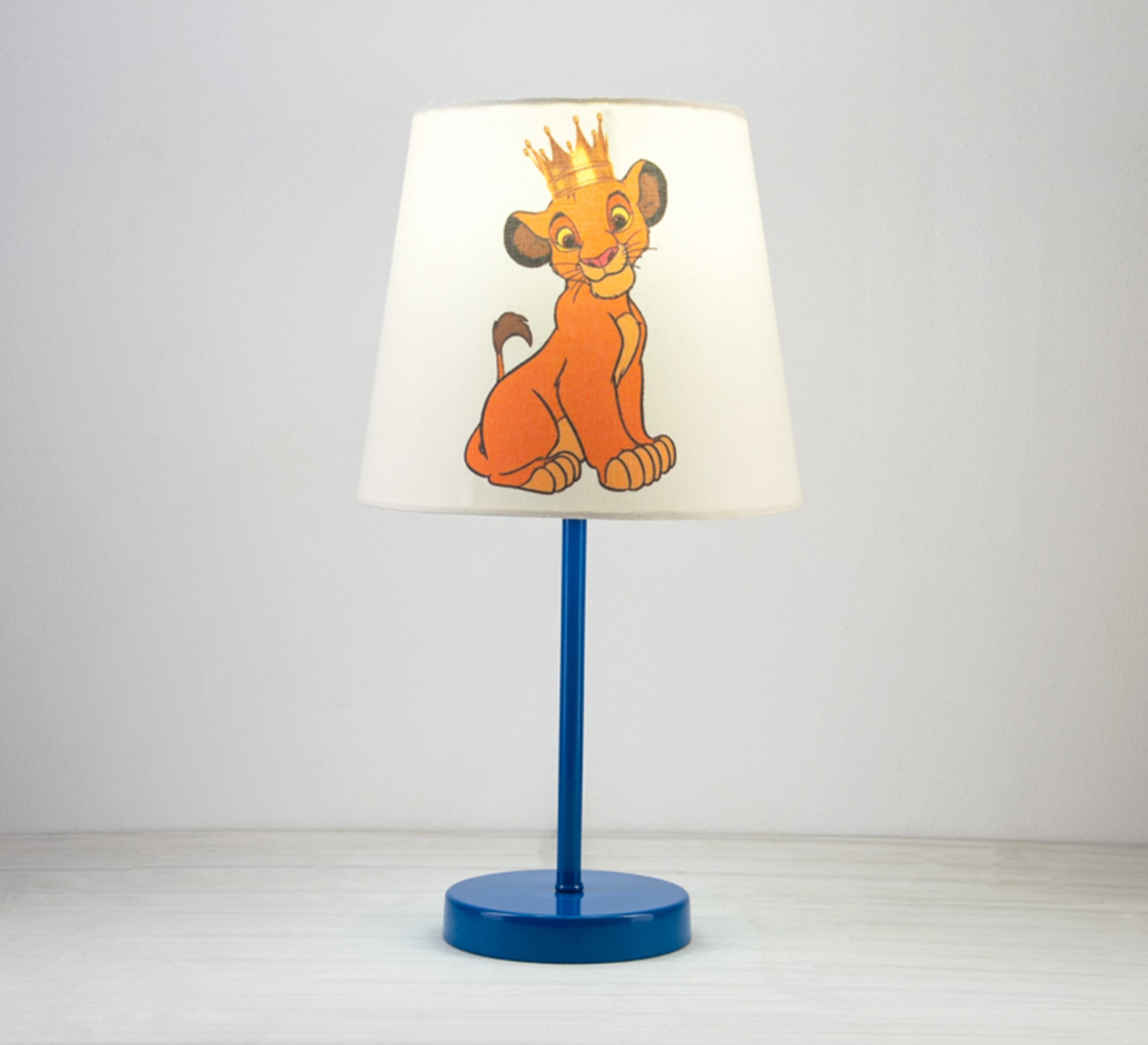 Simba Lamp: Royal lighting for your child's room with a blue base - Vitrine Furniture - Lighting