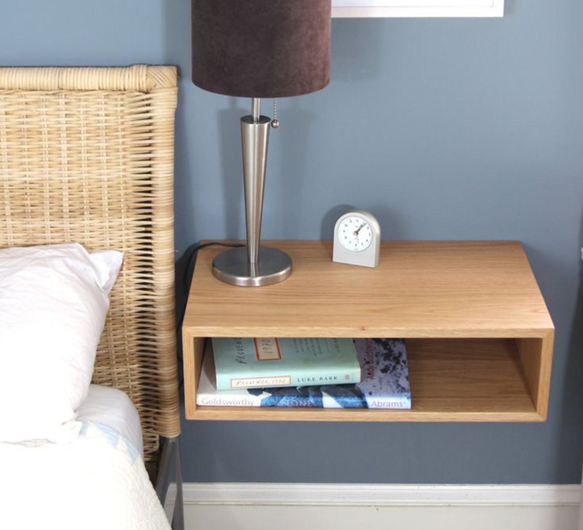 Simple, elegant and practical wooden hanging table - Vitrine Furniture - Furniture