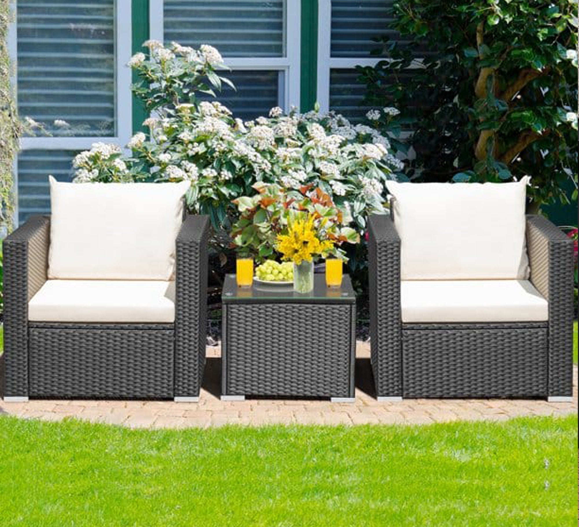 Sitting Room: Intimate, Elegant & Functional - Vitrine Furniture - Outdoor Products