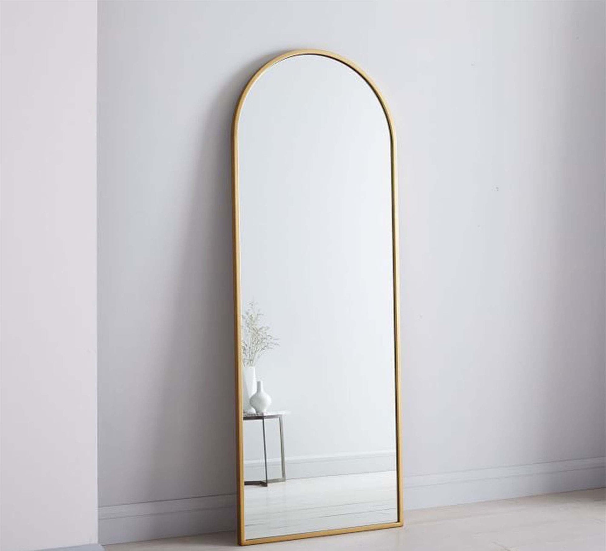 Sleek Modern Mirror with Elegant Gold Trim - Vitrine Furniture - Décor