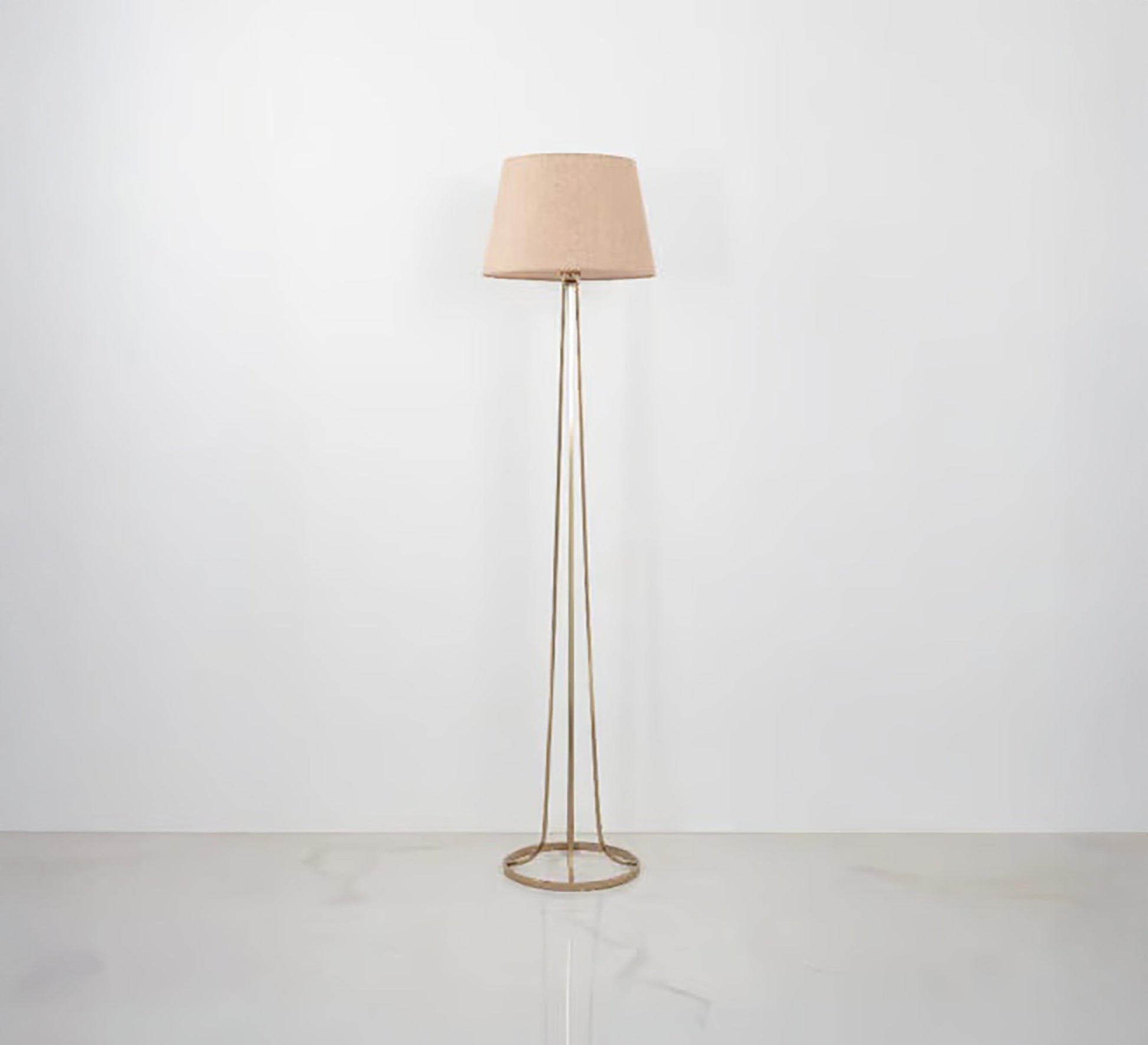 Sleek, streamlined floor lamp - Vitrine Furniture - Floor lamps