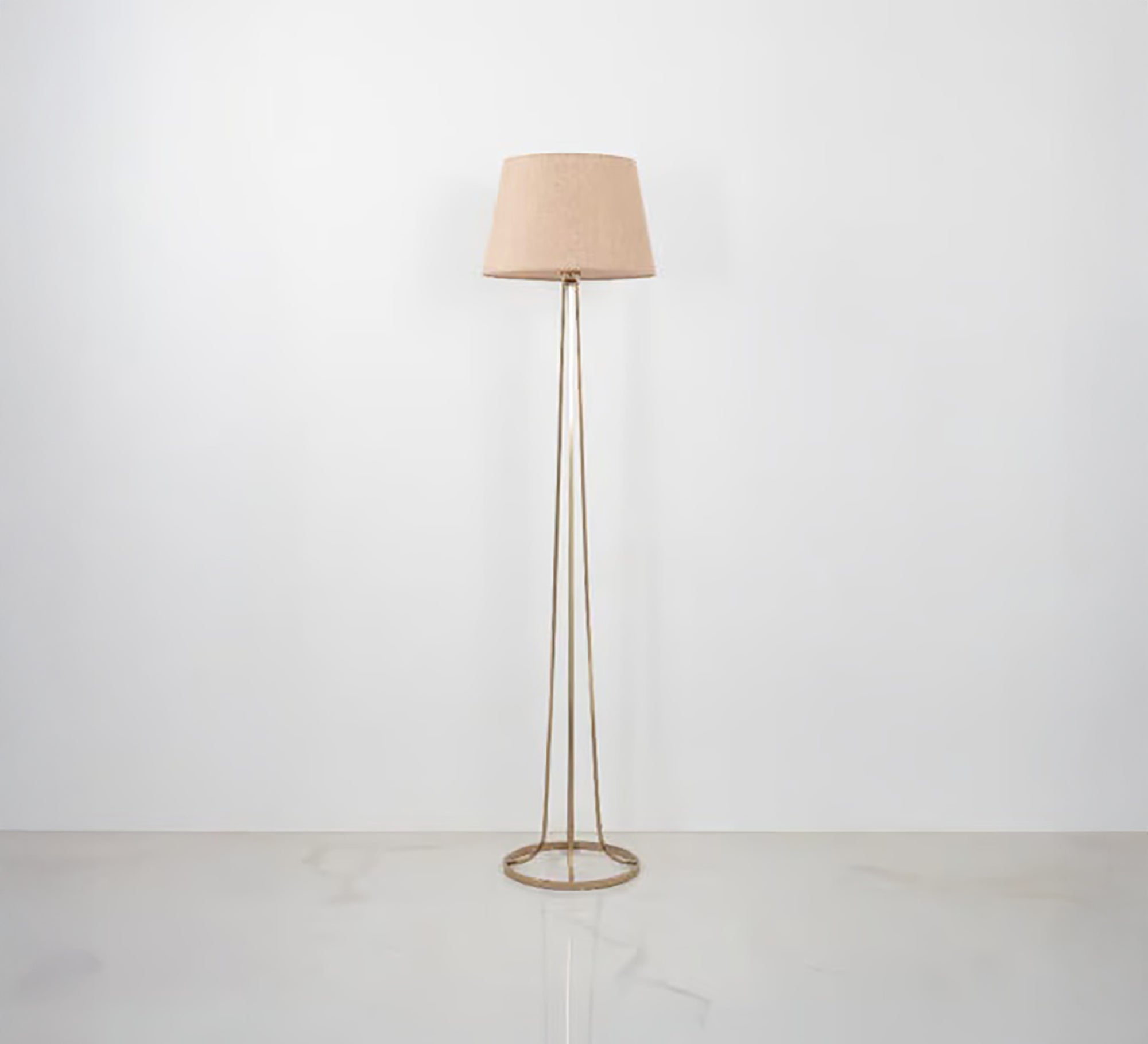 Sleek, streamlined floor lamp - Vitrine Furniture - Floor lamps