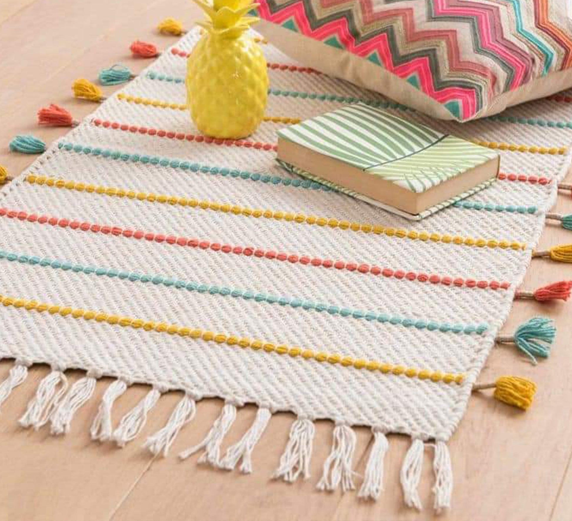 Small rug for children's rooms in cheerful colors - Vitrine Furniture - Accessories