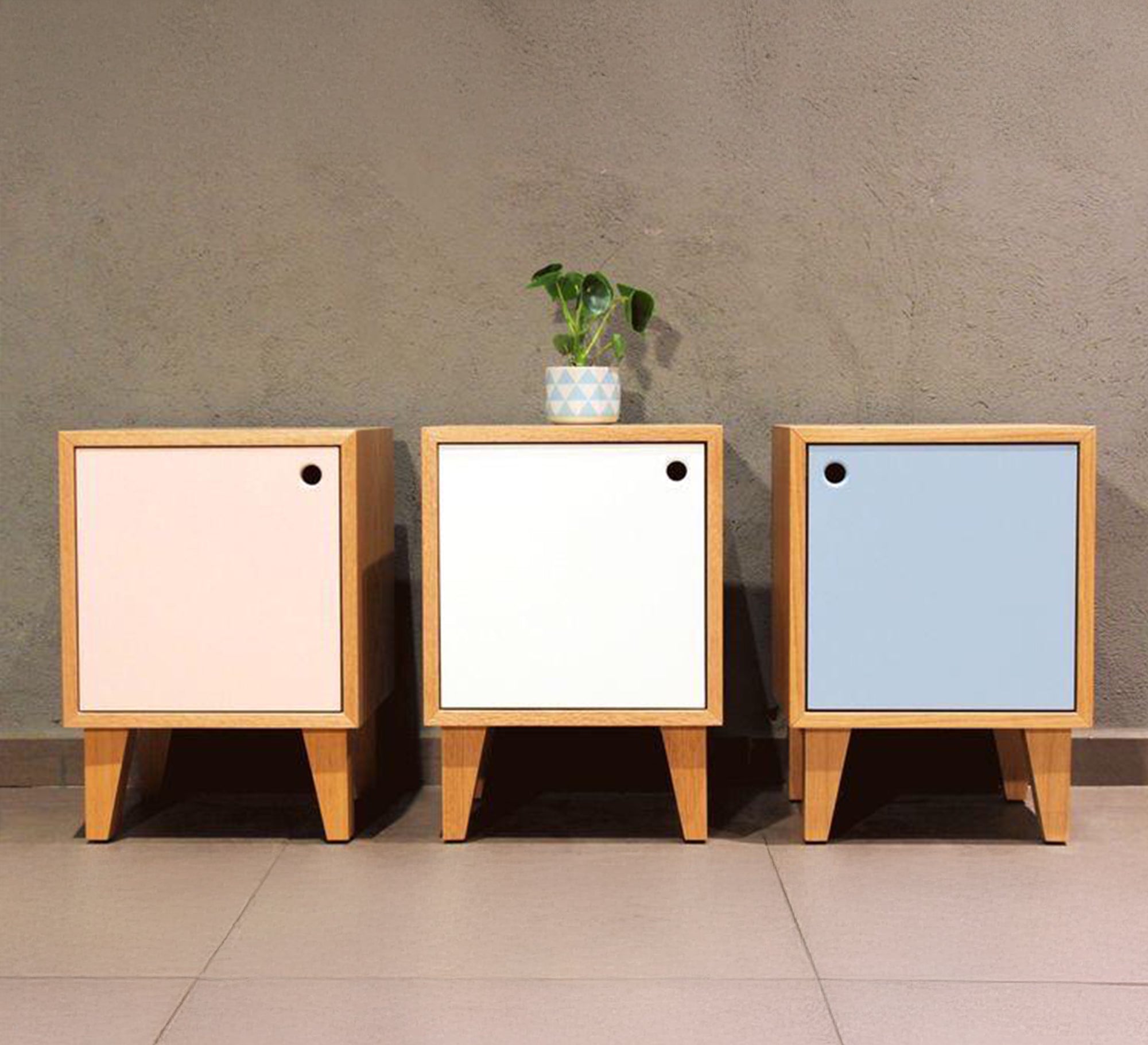 Small table with a square top, suitable for bedrooms - Vitrine Furniture - Furniture