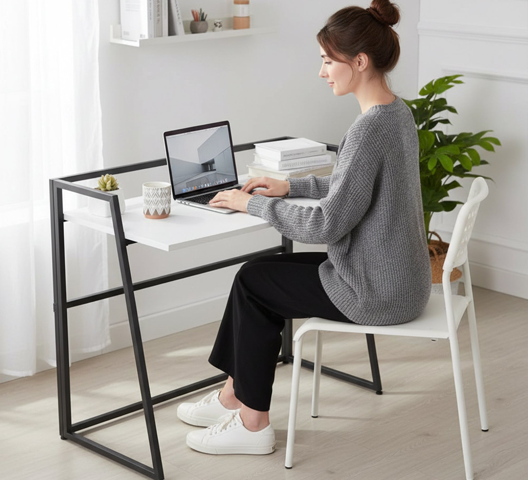 Smartly designed foldable modern desk - Vitrine Furniture - Desks