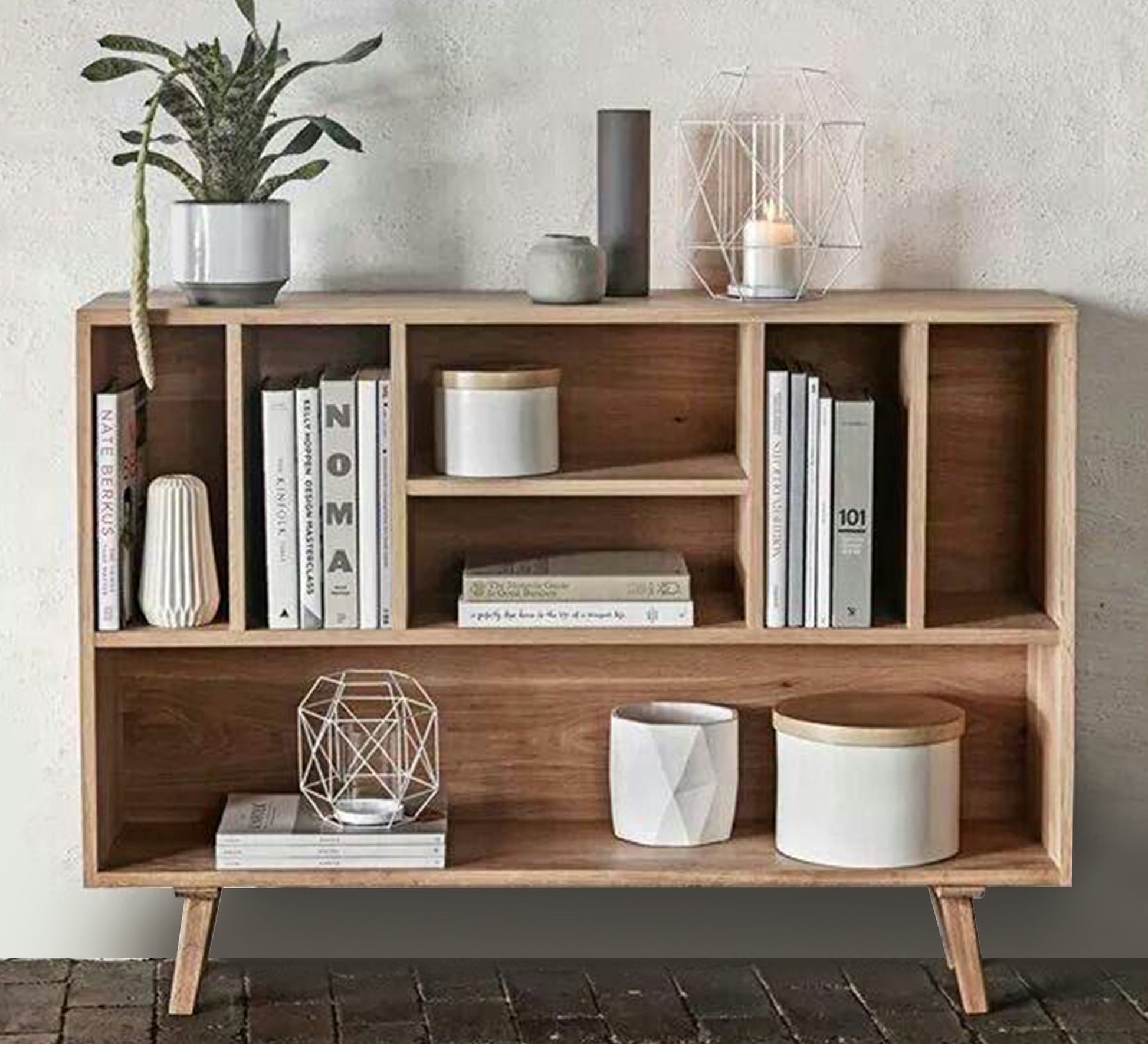 Solid - back bookcase with raised wooden legs - Vitrine Furniture - Furniture