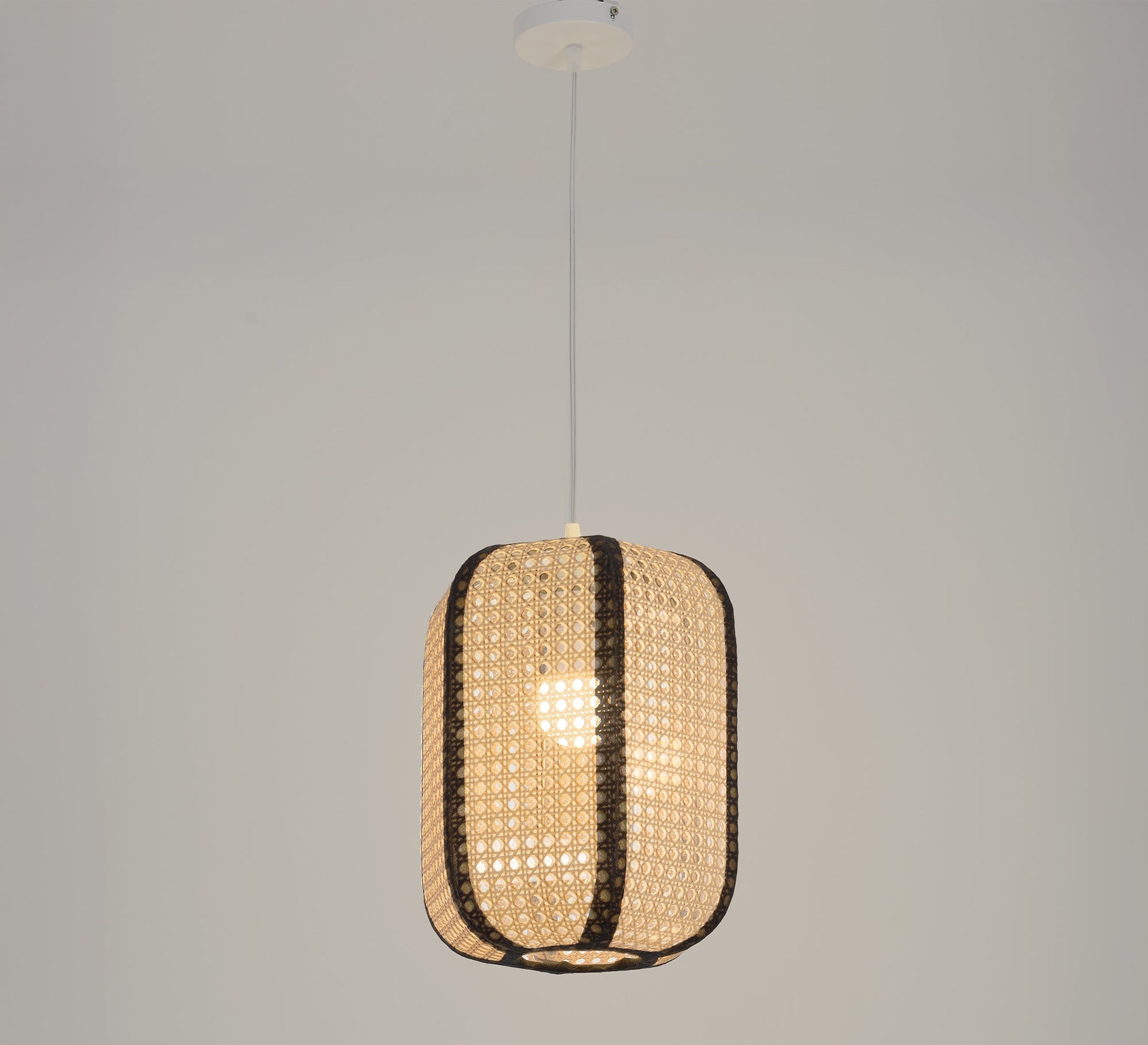 Spherical chandelier with fine perforations - Vitrine Furniture - Ceiling lights