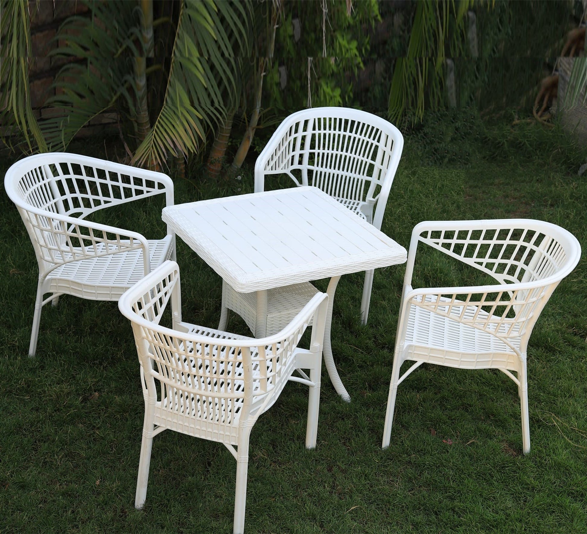 Stylish and attractive white garden furniture set - Vitrine Furniture - Outdoor Products